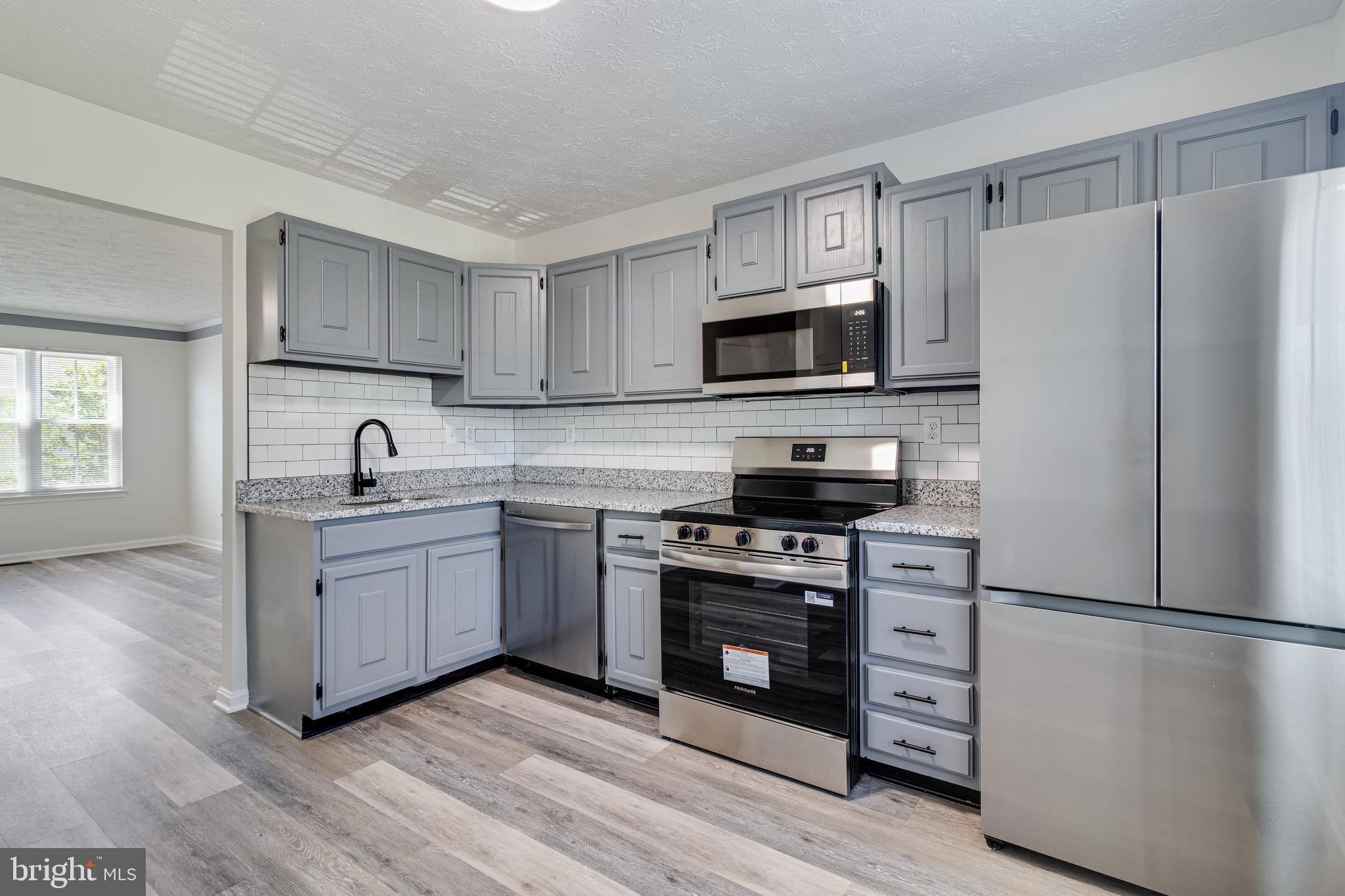 RIVERSIDE RUN IND HEAD - Residential