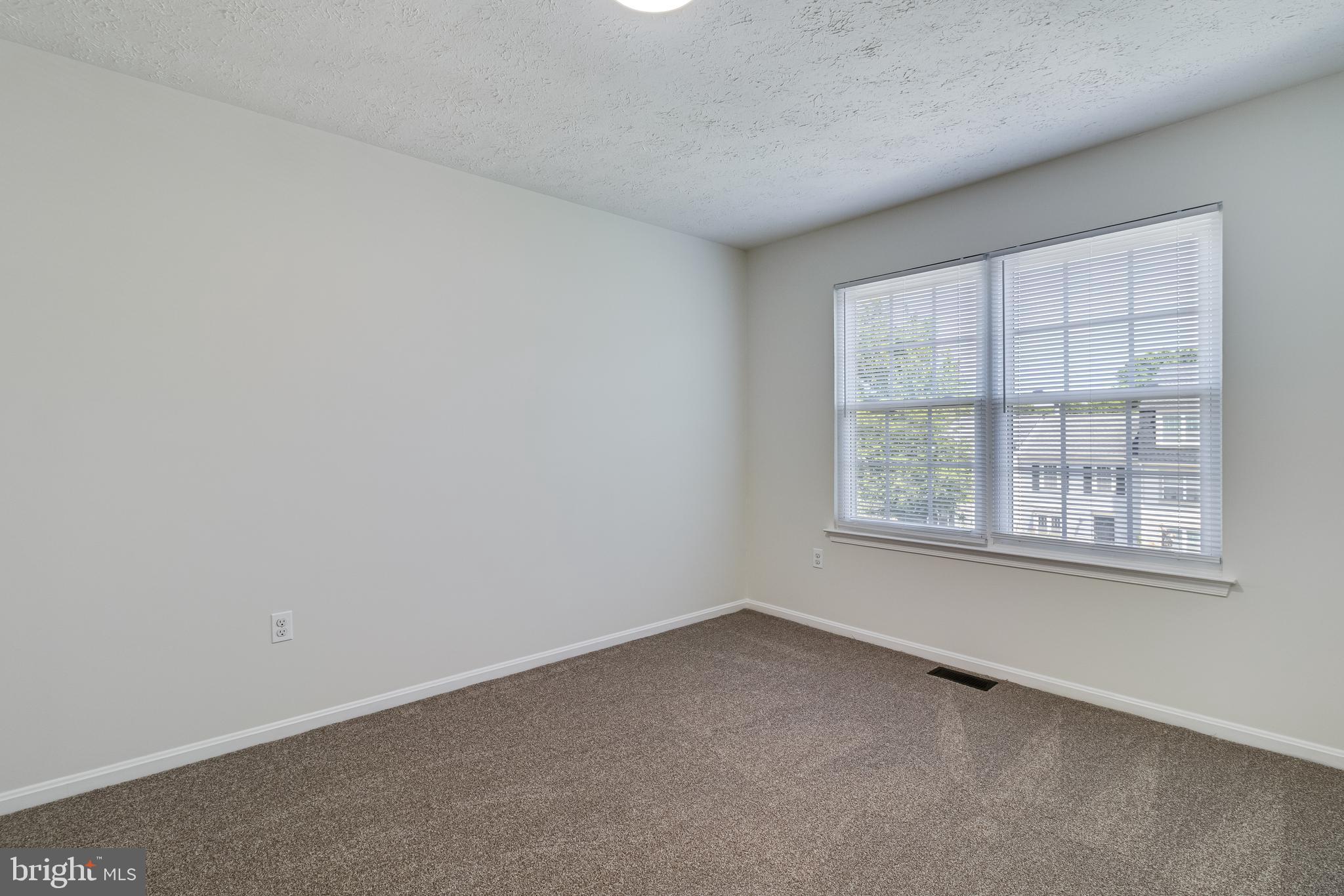 RIVERSIDE RUN IND HEAD - Residential