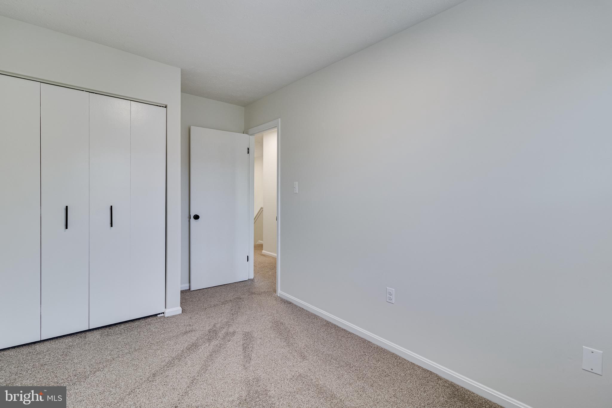 RIVERSIDE RUN IND HEAD - Residential