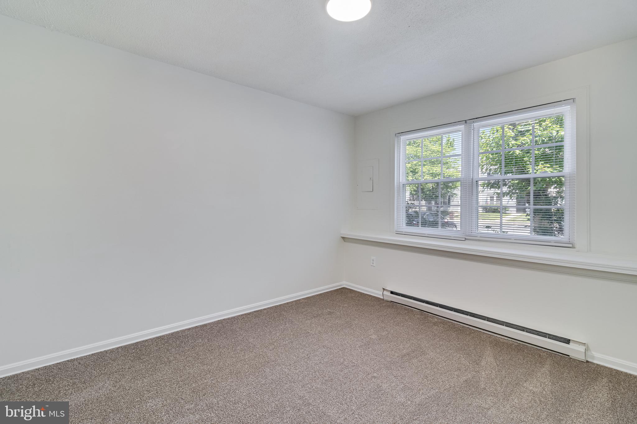 RIVERSIDE RUN IND HEAD - Residential