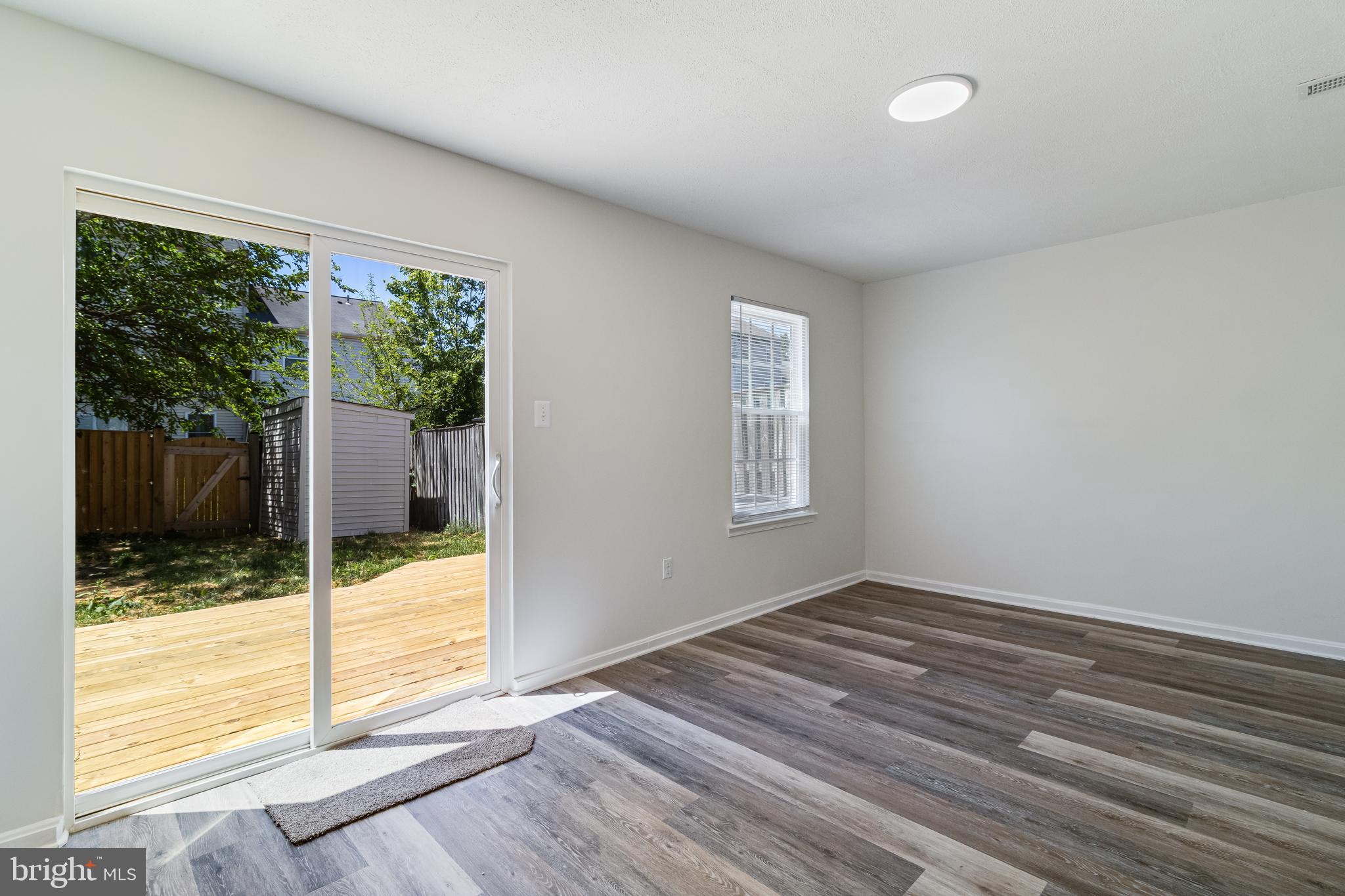 RIVERSIDE RUN IND HEAD - Residential