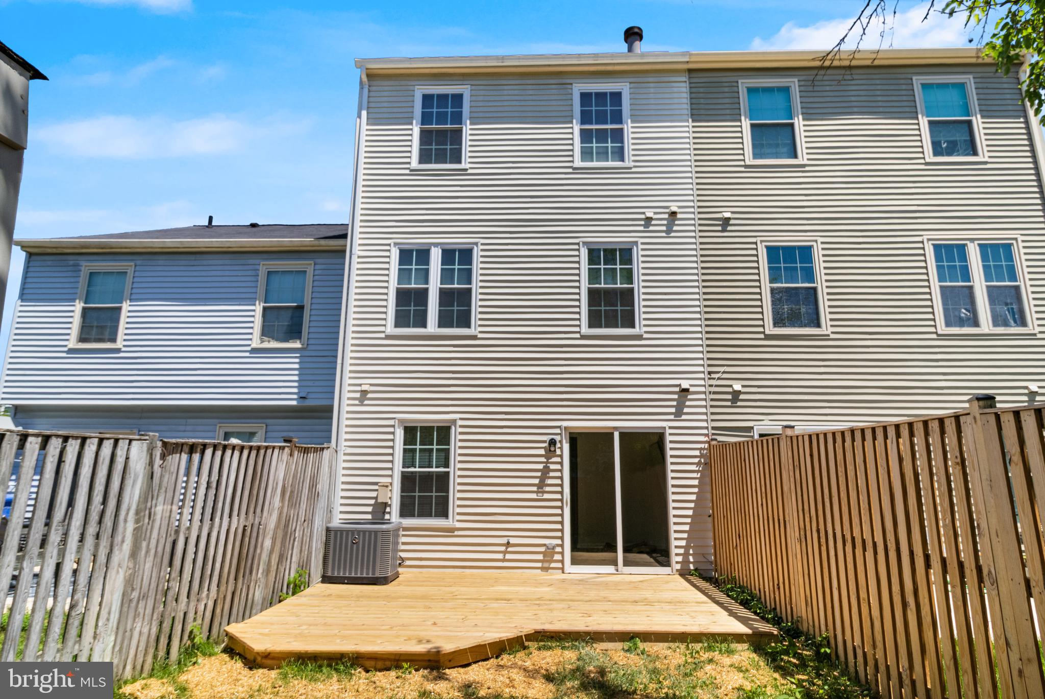 RIVERSIDE RUN IND HEAD - Residential