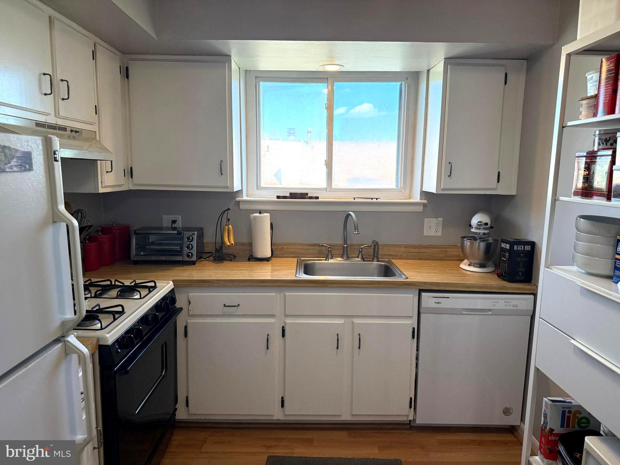 HILLTOP SUMMIT - Residential