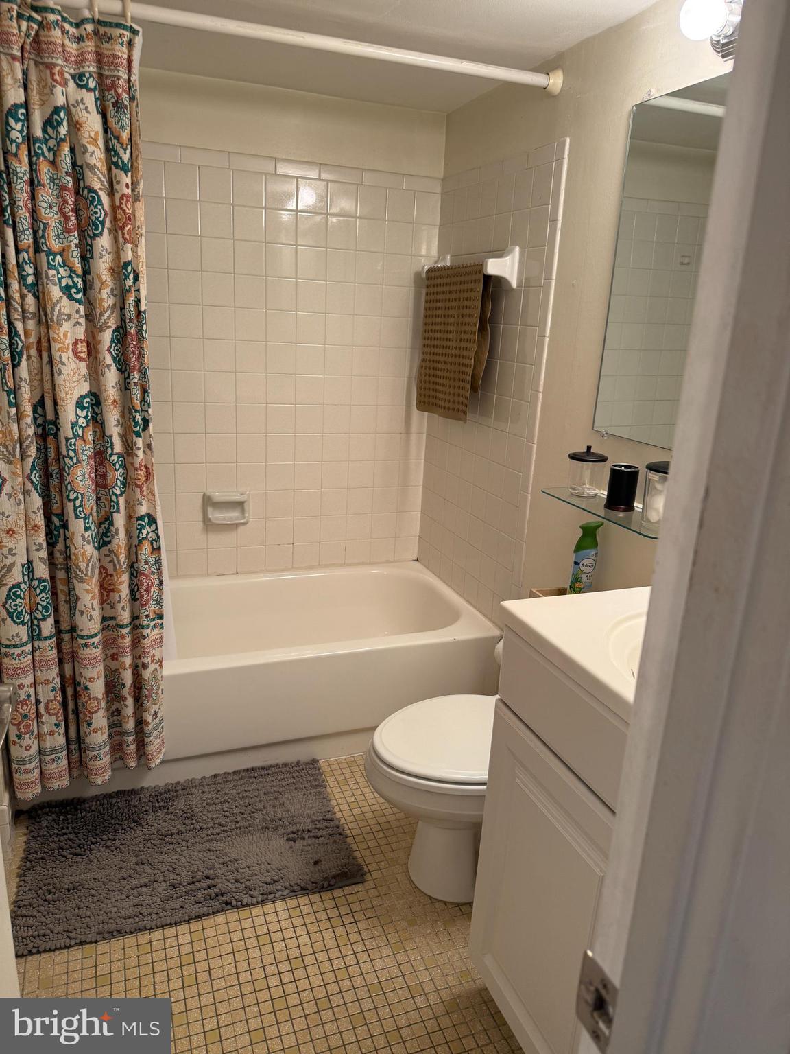 HILLTOP SUMMIT - Residential