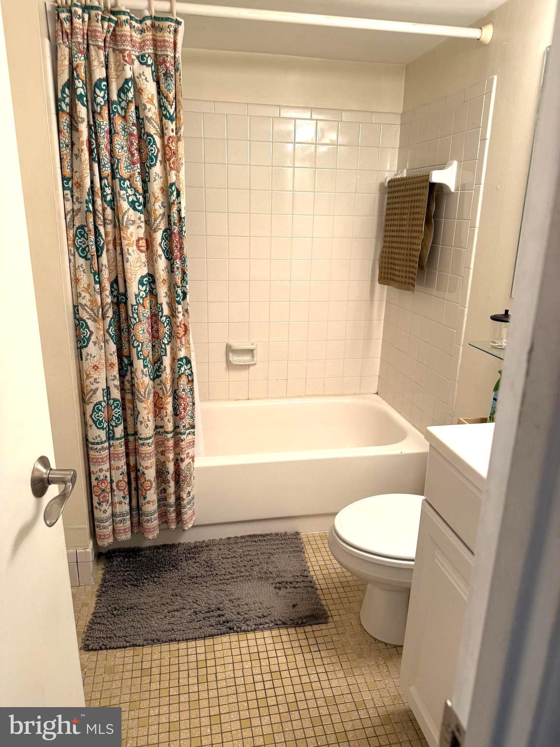 HILLTOP SUMMIT - Residential