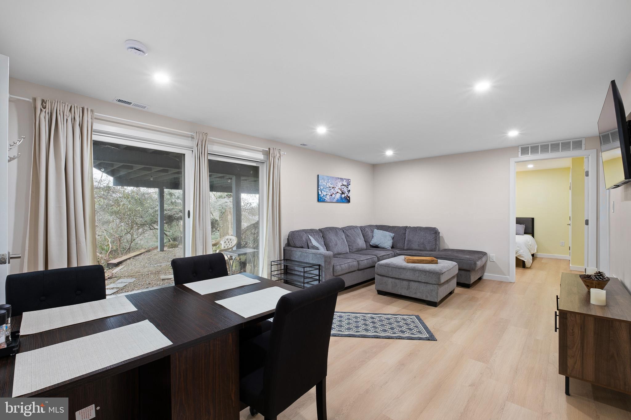 WESTMINSTER - Residential