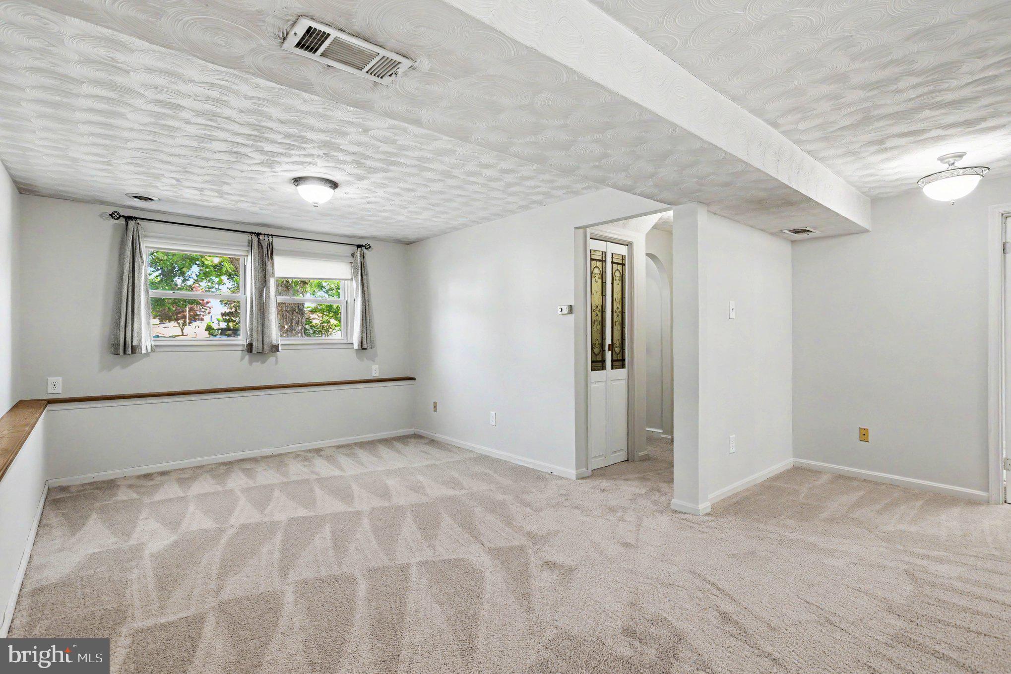 FOUR SEASONS ESTATES - Residential