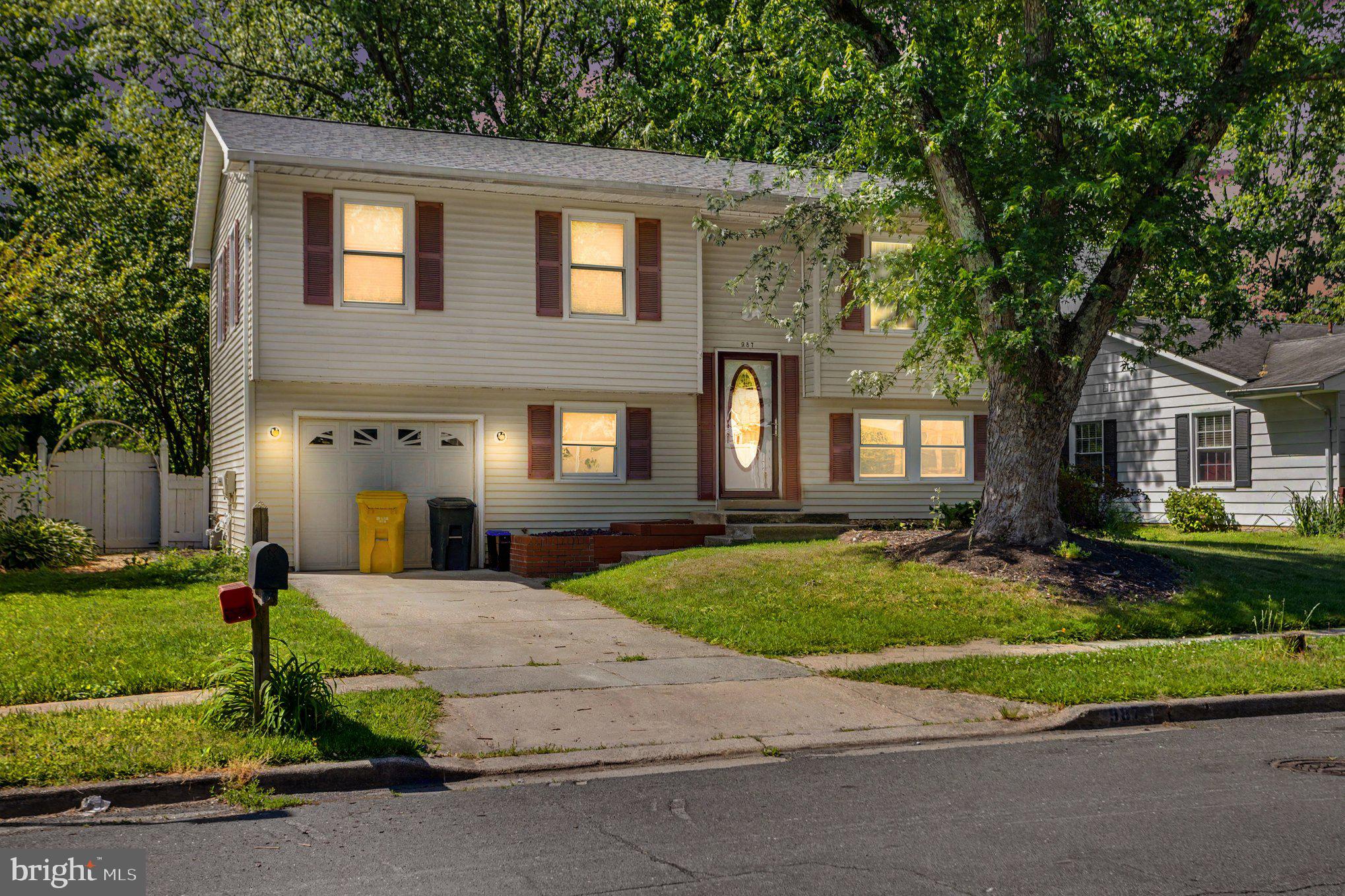 FOUR SEASONS ESTATES - Residential