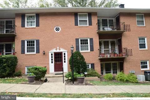 3814 Lyndhurst Drive Unit 103, Fairfax, VA MLS: VAFC2008294