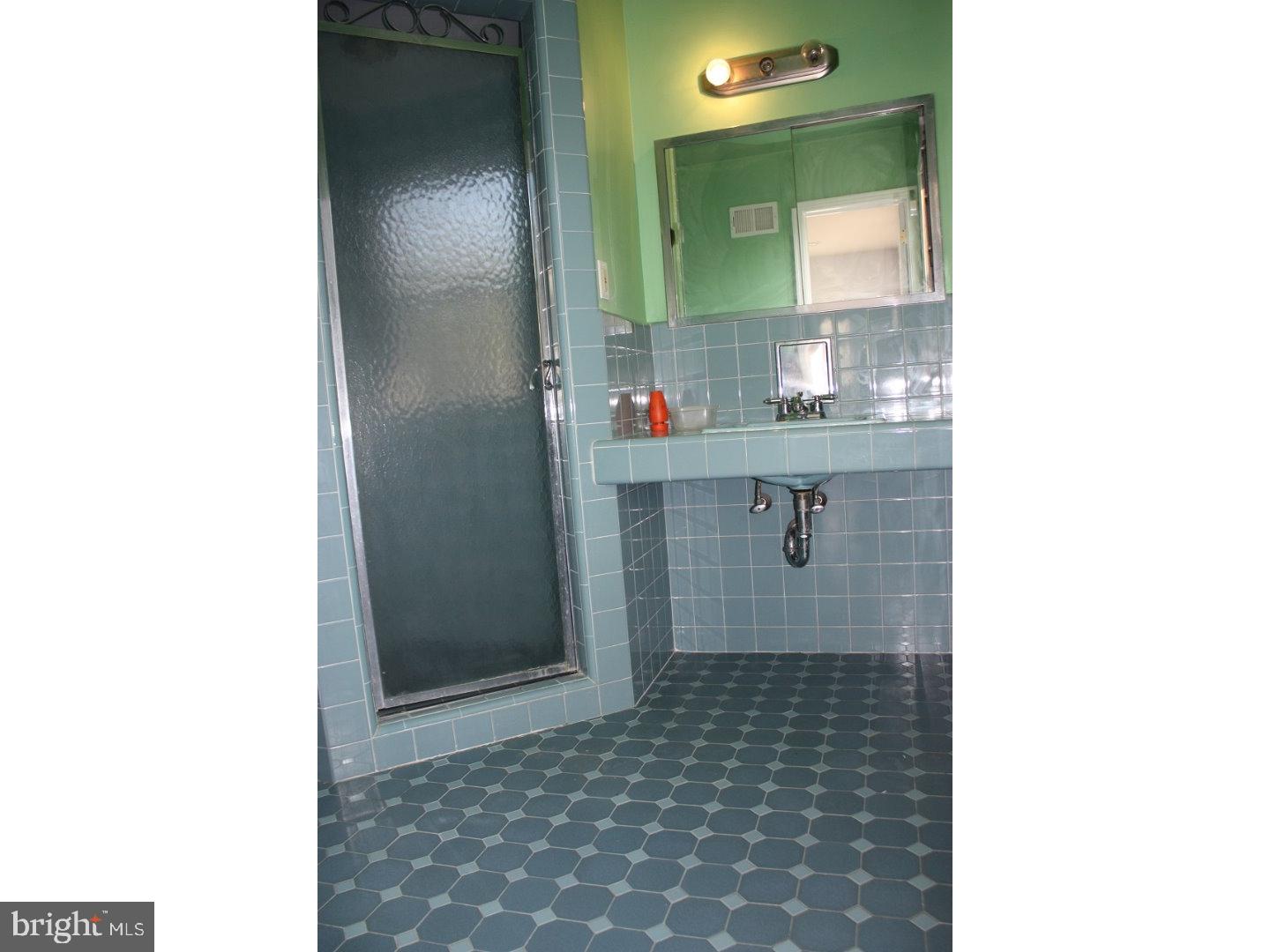 GREEN HILL - Residential Lease