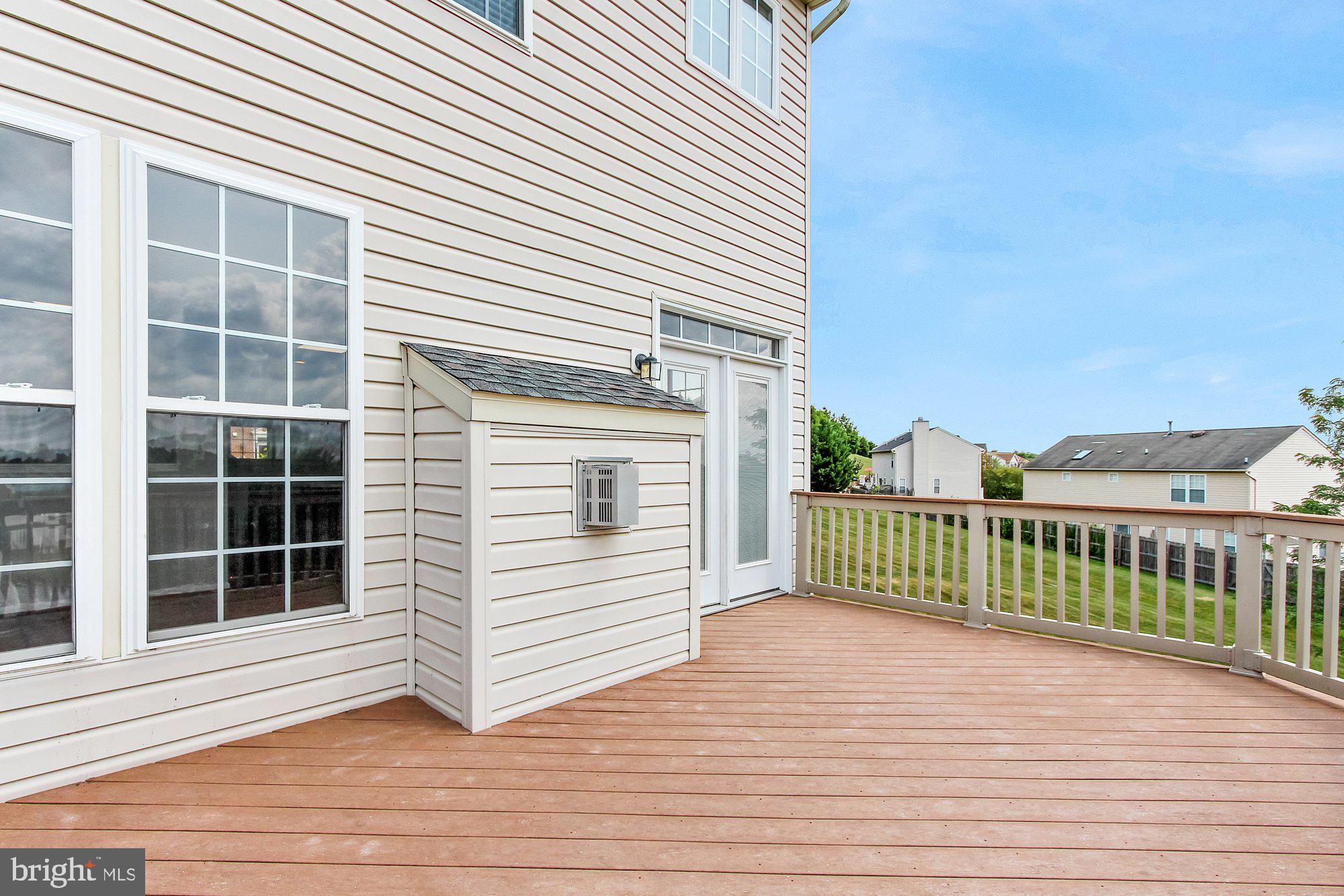 CARRIAGE HILL CONDOS - Residential