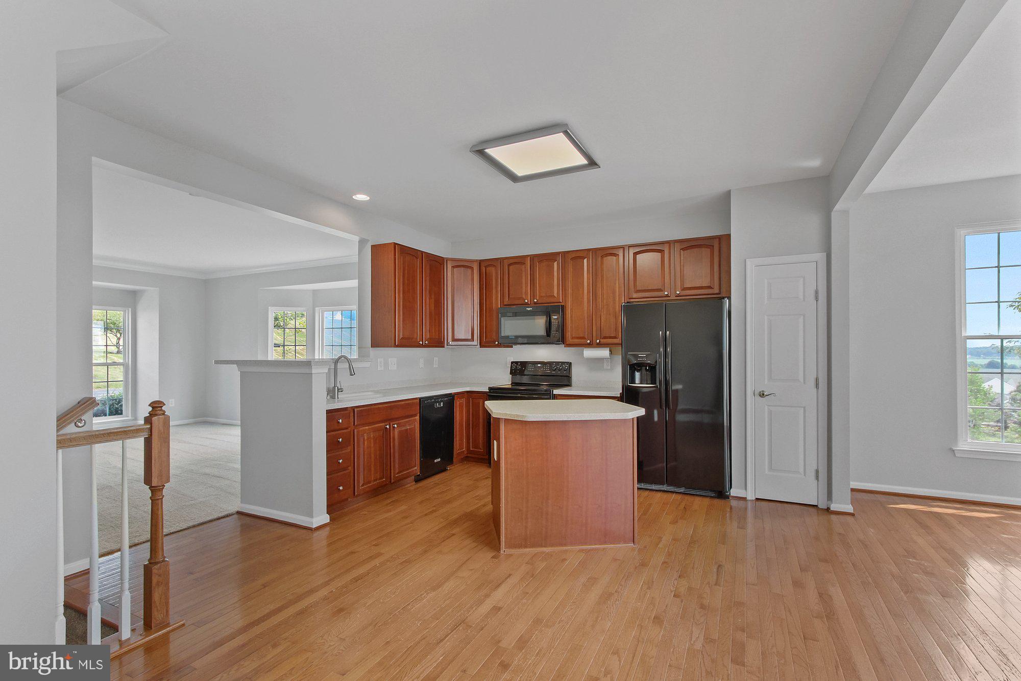 CARRIAGE HILL CONDOS - Residential