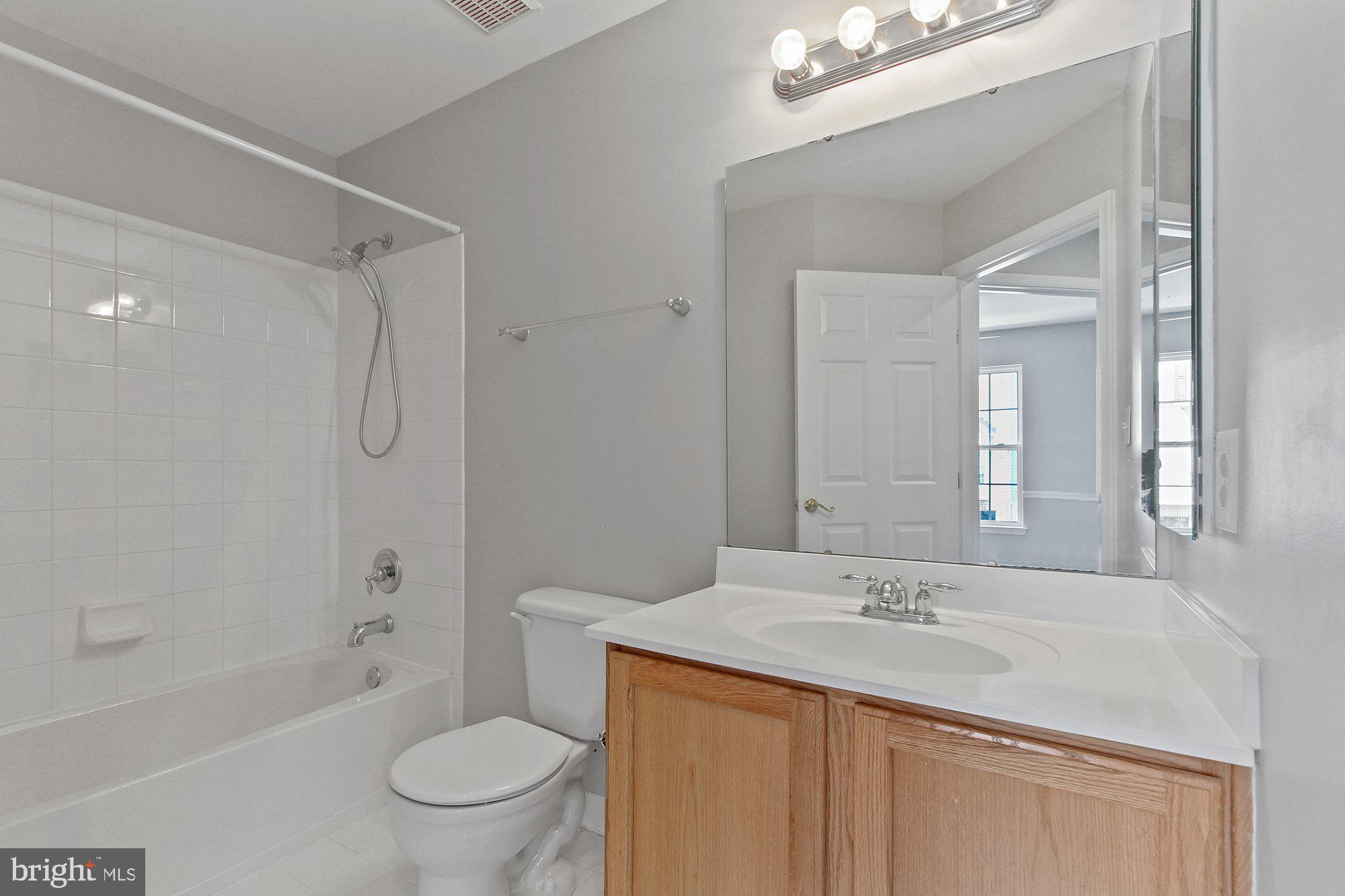 CARRIAGE HILL CONDOS - Residential