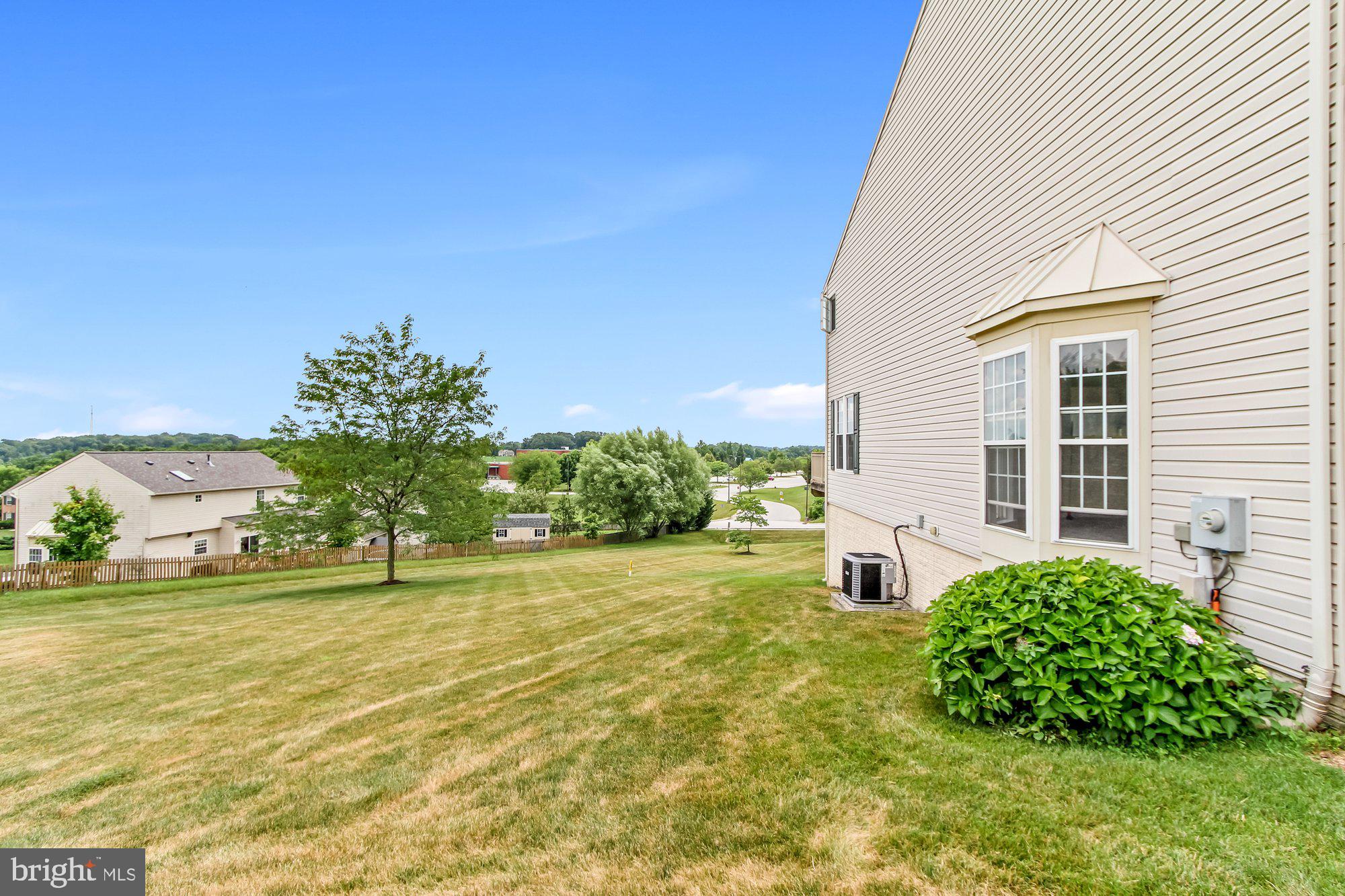 CARRIAGE HILL CONDOS - Residential