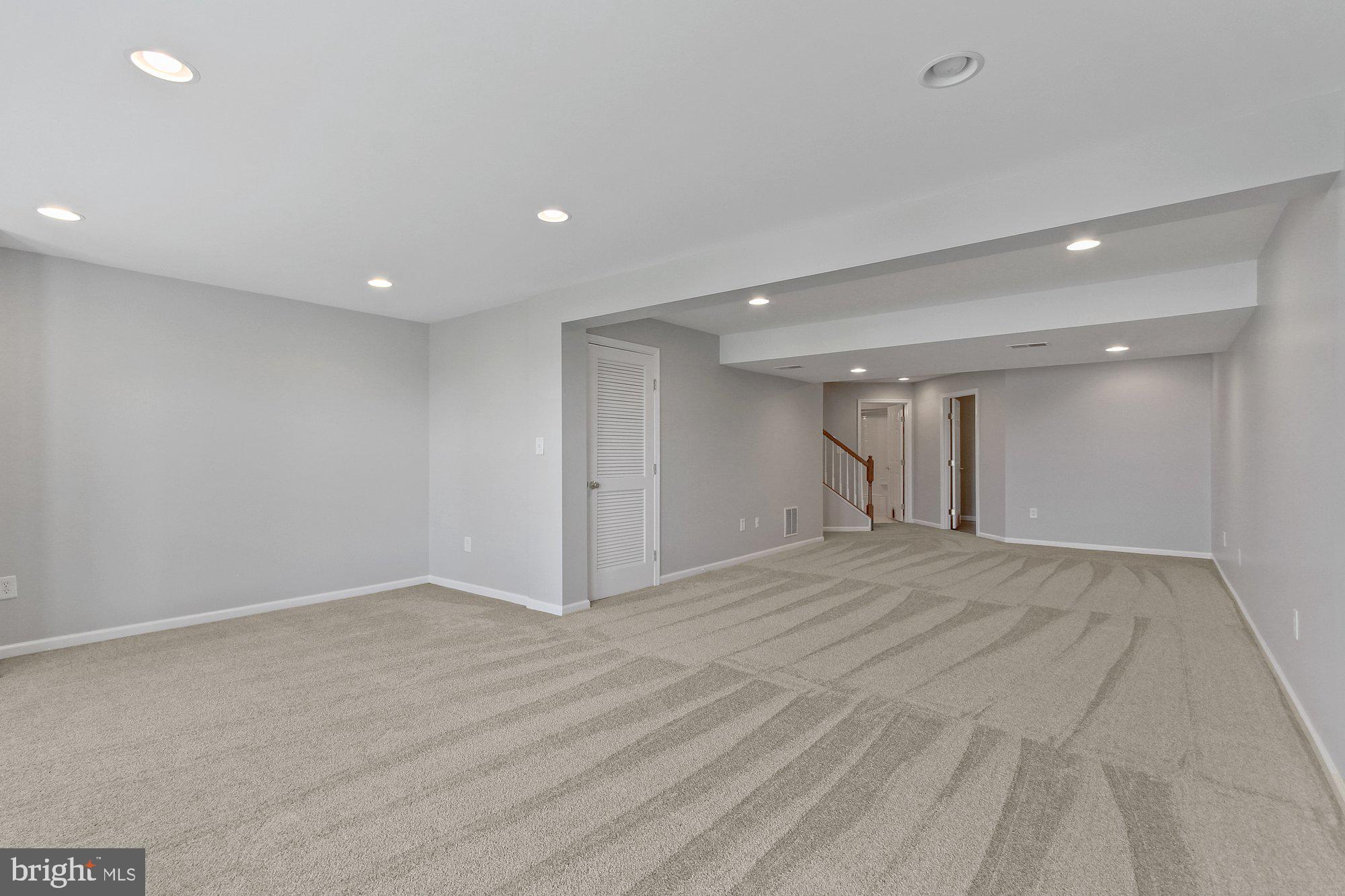 CARRIAGE HILL CONDOS - Residential