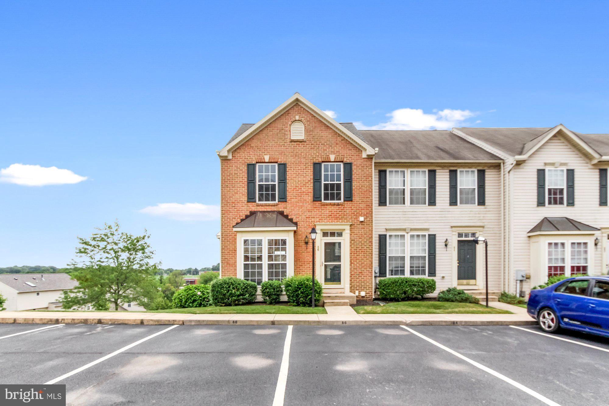 CARRIAGE HILL CONDOS - Residential