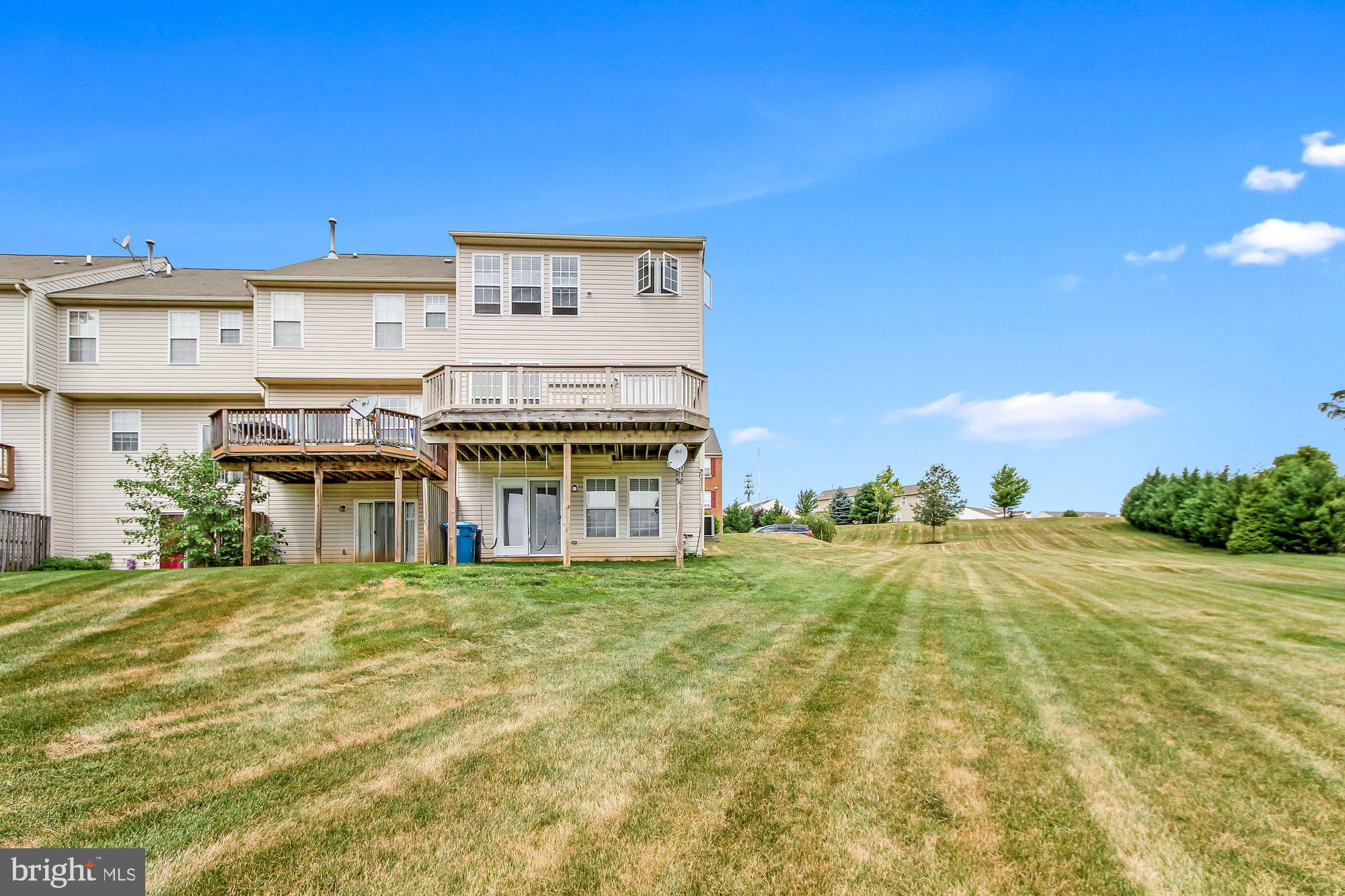 CARRIAGE HILL CONDOS - Residential