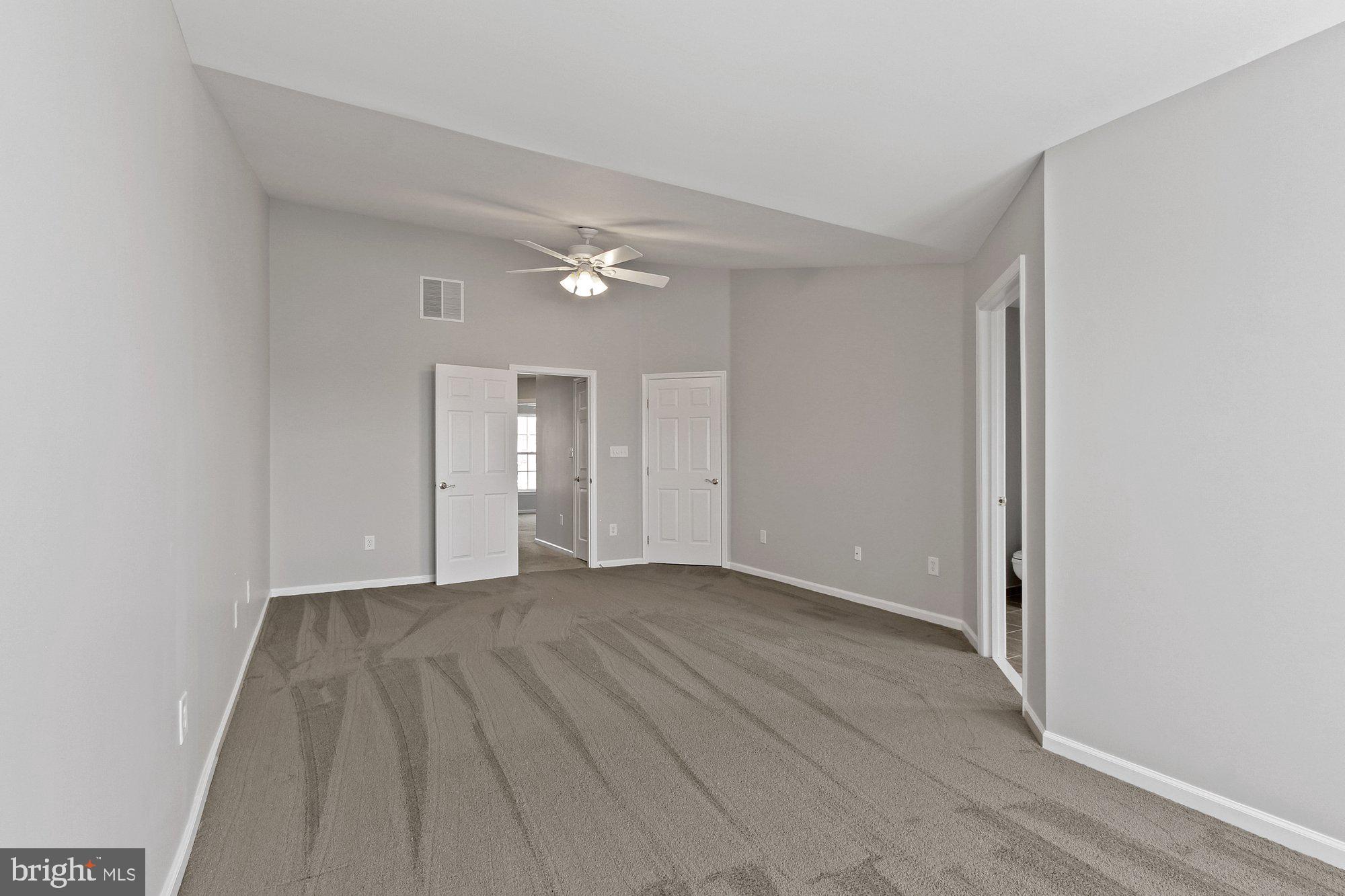 CARRIAGE HILL CONDOS - Residential