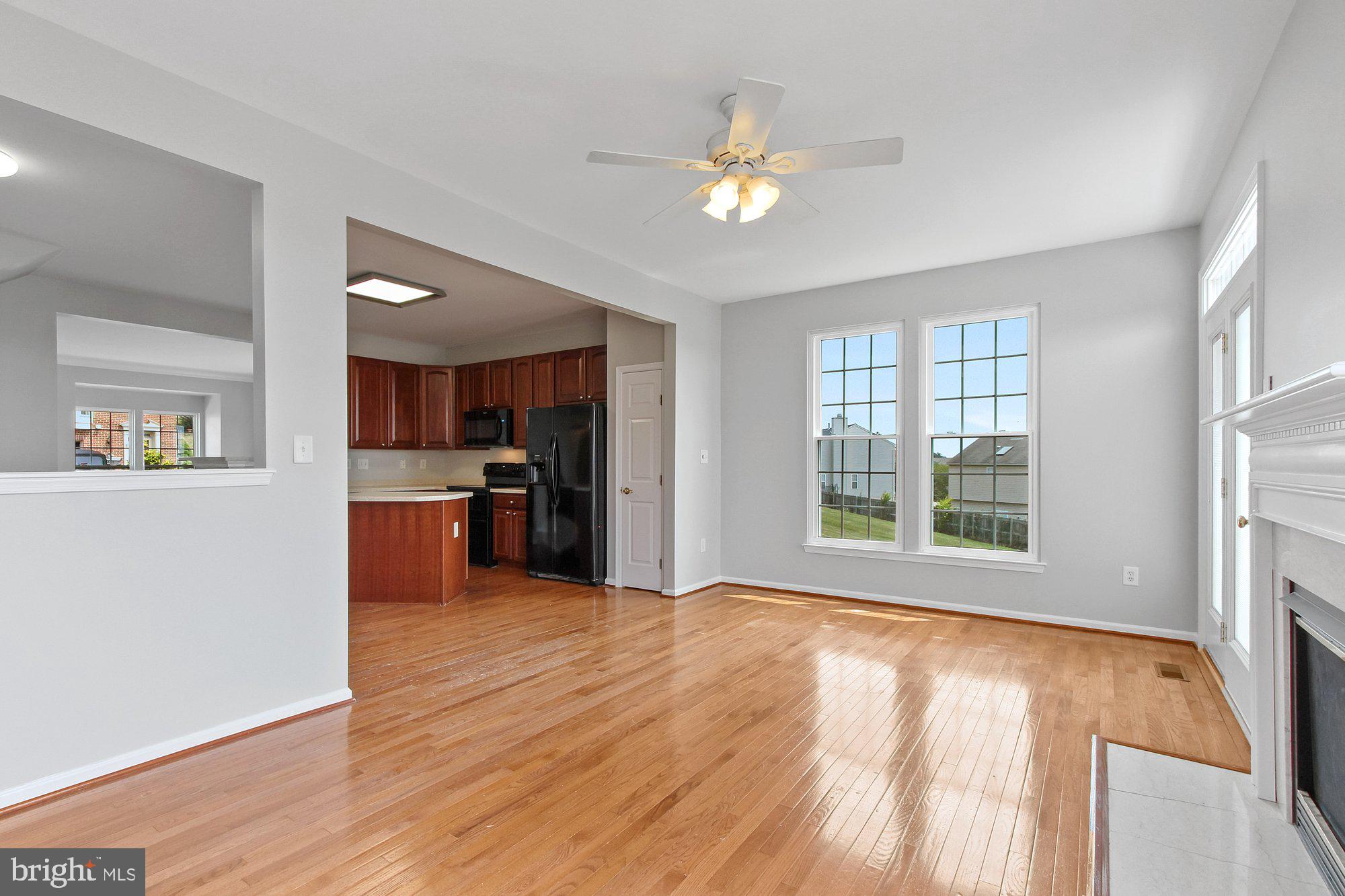 CARRIAGE HILL CONDOS - Residential