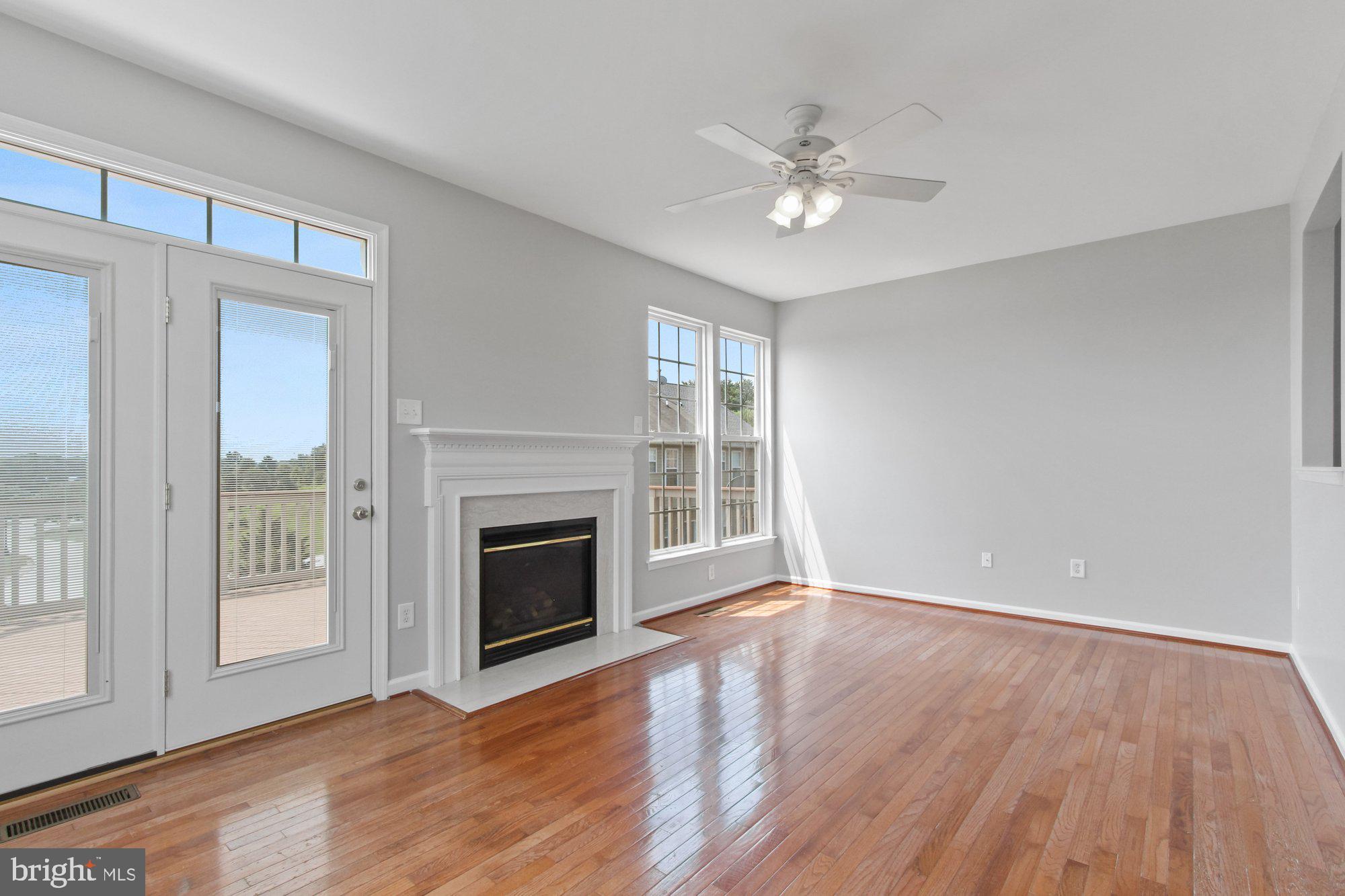 CARRIAGE HILL CONDOS - Residential