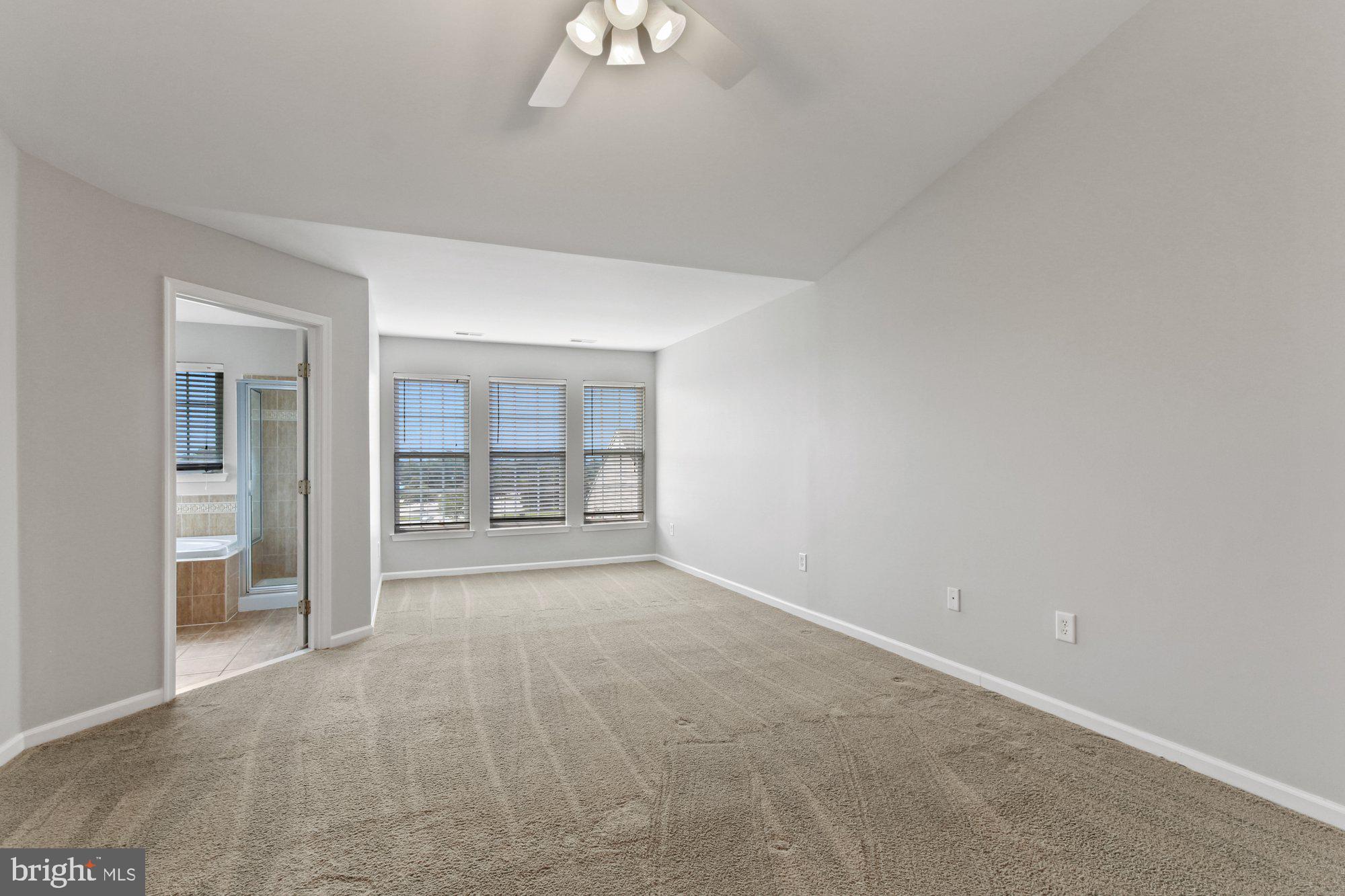 CARRIAGE HILL CONDOS - Residential