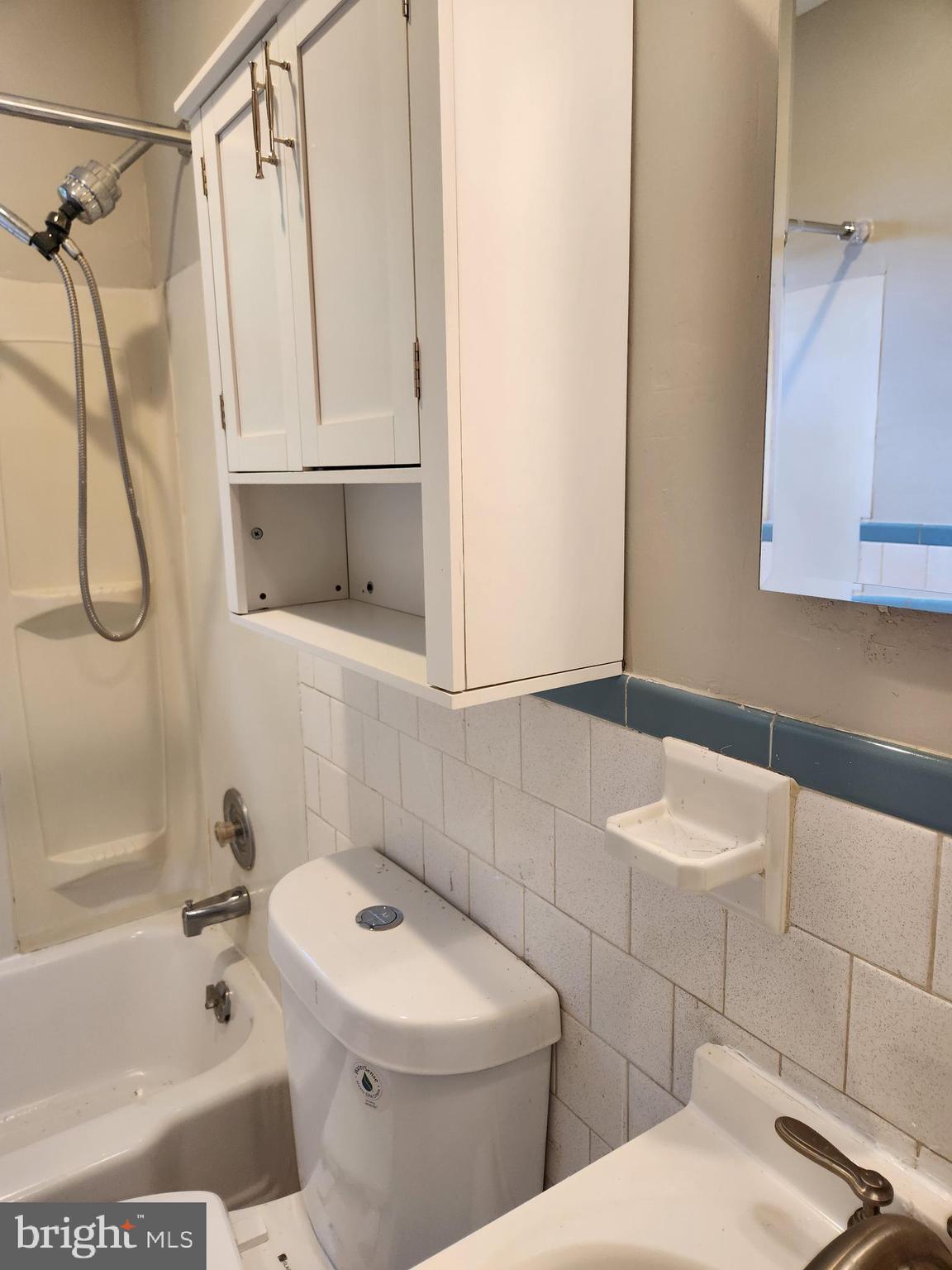 FRANKFORD - Residential Lease