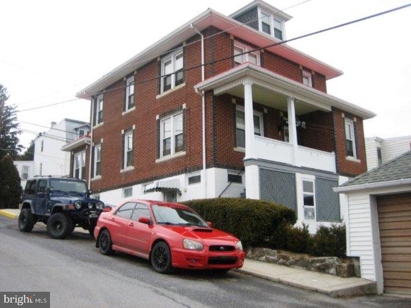 CUMBOLA - Residential