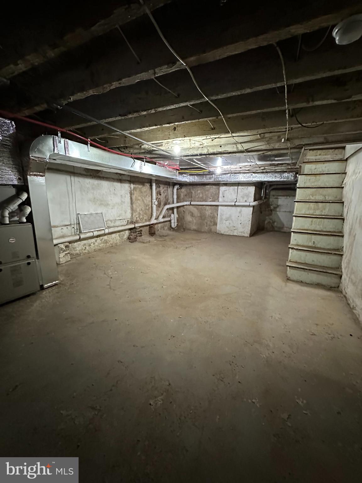 DICKINSON NARROWS - Residential Lease