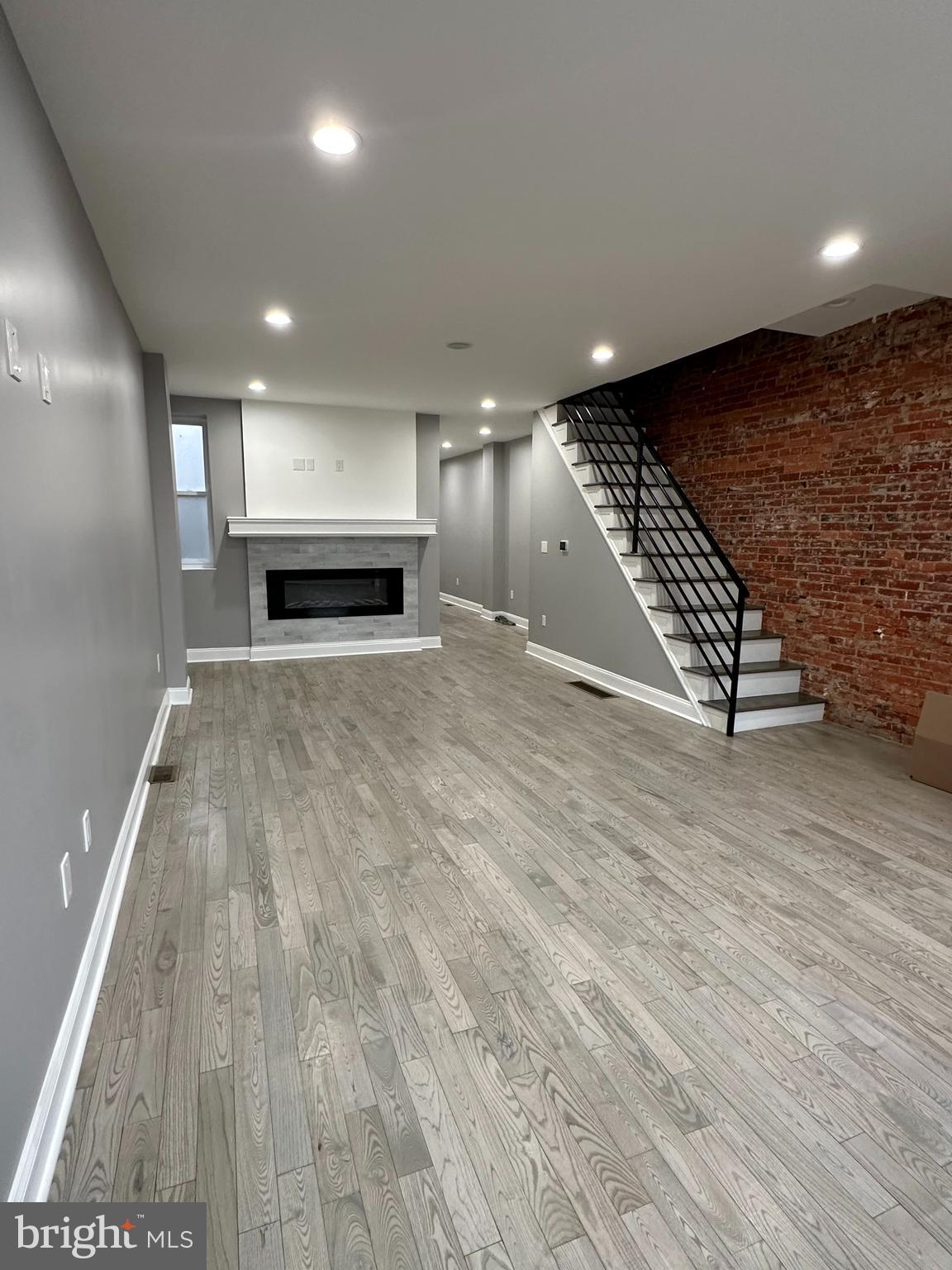 DICKINSON NARROWS - Residential Lease