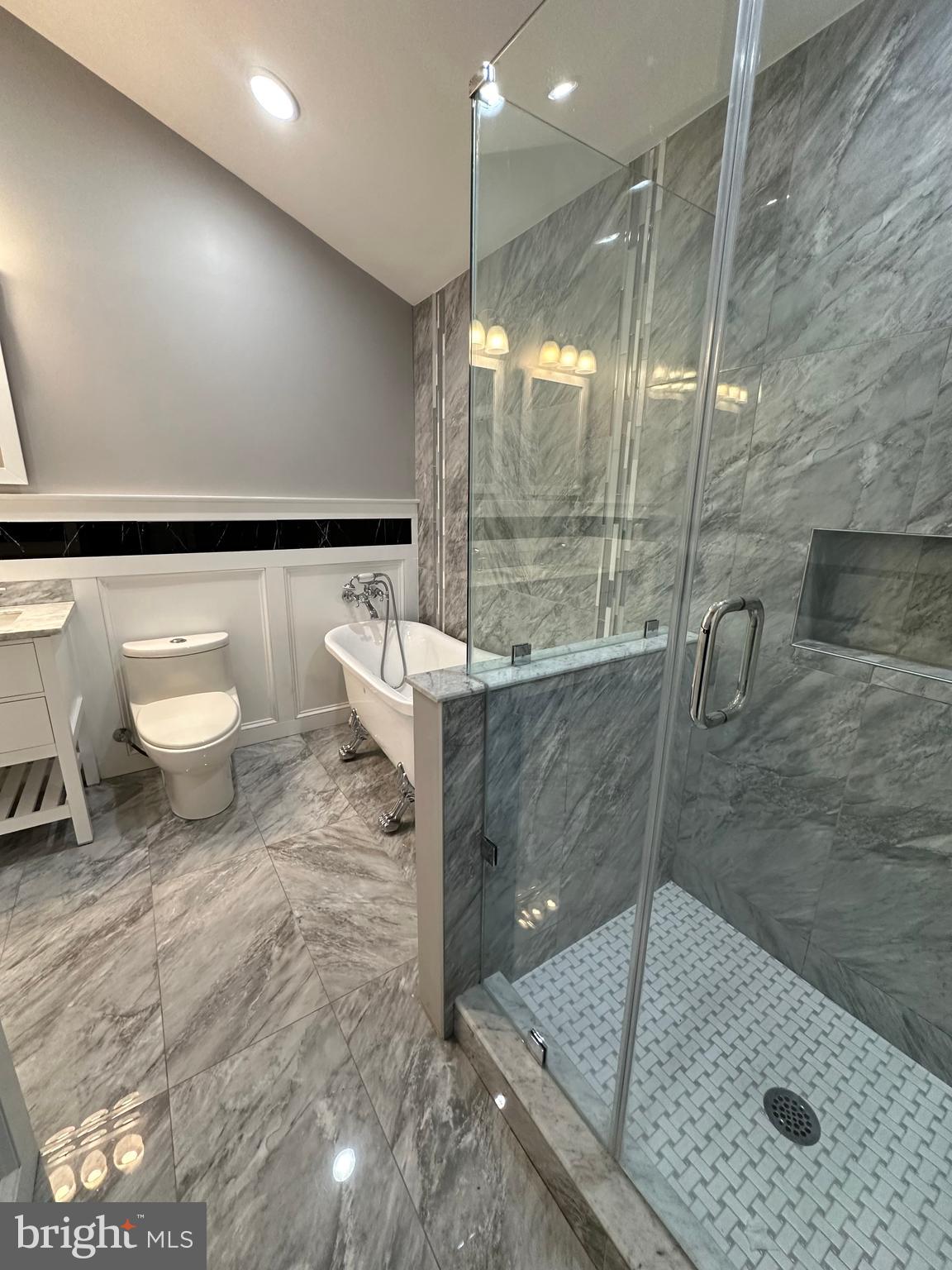 DICKINSON NARROWS - Residential Lease