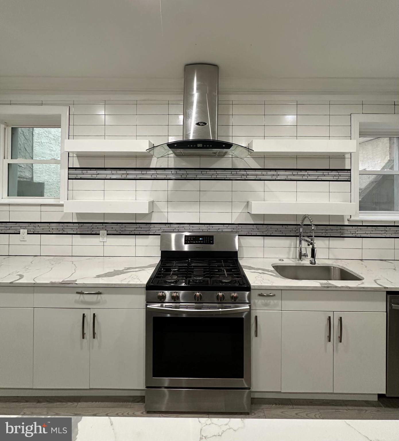 DICKINSON NARROWS - Residential Lease