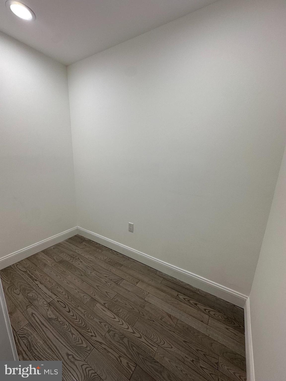 DICKINSON NARROWS - Residential Lease