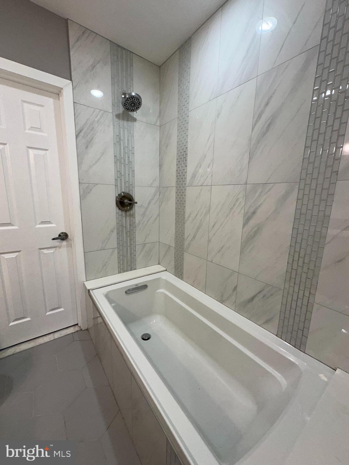 DICKINSON NARROWS - Residential Lease