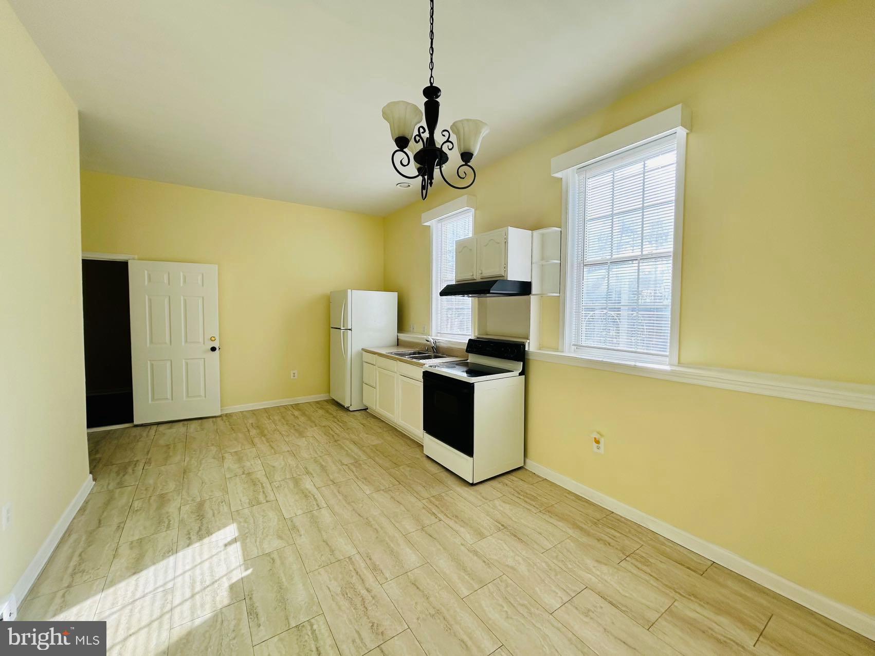 TRAUMEREI FARM - Residential Lease