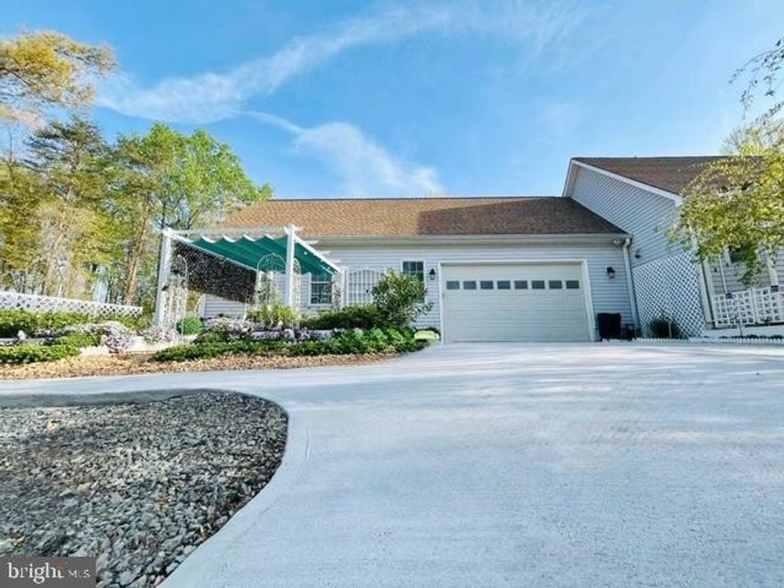 A rarely find specious and luxurious 2 Bed and 1 Bath cape-cod style home in Fredericksburg is waiting for the perfect tenant! The property is freshly painted throughout, hardwood floors, 9 ft + high ceilings, fully equipped kitchen and open floor layout make life here so enjoyable. Sitting on a exquisite 42.41-acre lot, surrounded by serenity of nature: well-maintained garden, lush trees, pond and creek. Hunting and fishing are available in the right season. The home come with a spacious deck, great for relaxion and entertaining. Close to schools, shops and restaurants, easy access to Rt 17, I-95 and Rt.1 ....Owner pays all utilities and Internet. Hurry, it won't last long! Schedule your showing today!