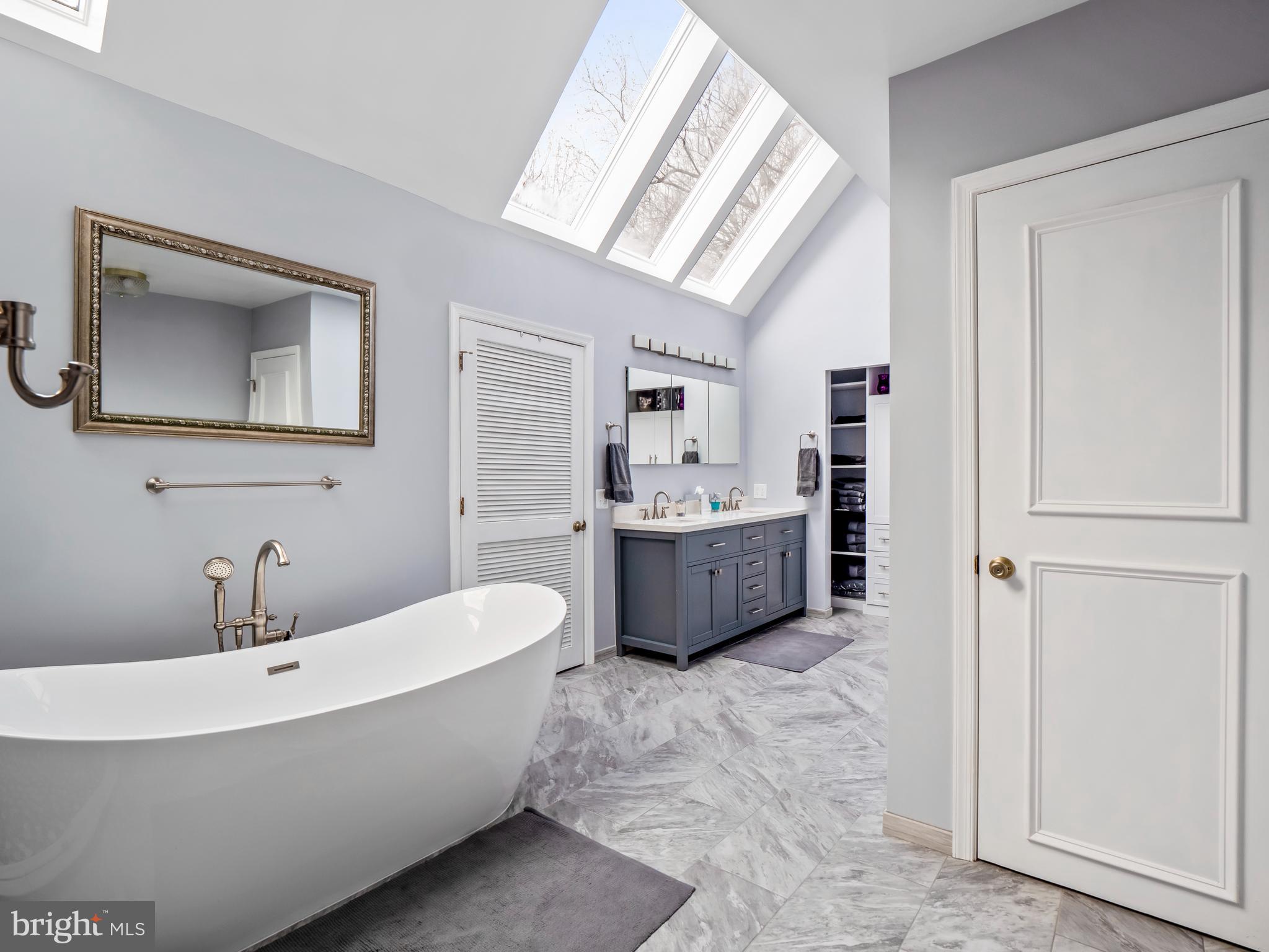 SHADOWALK - Residential