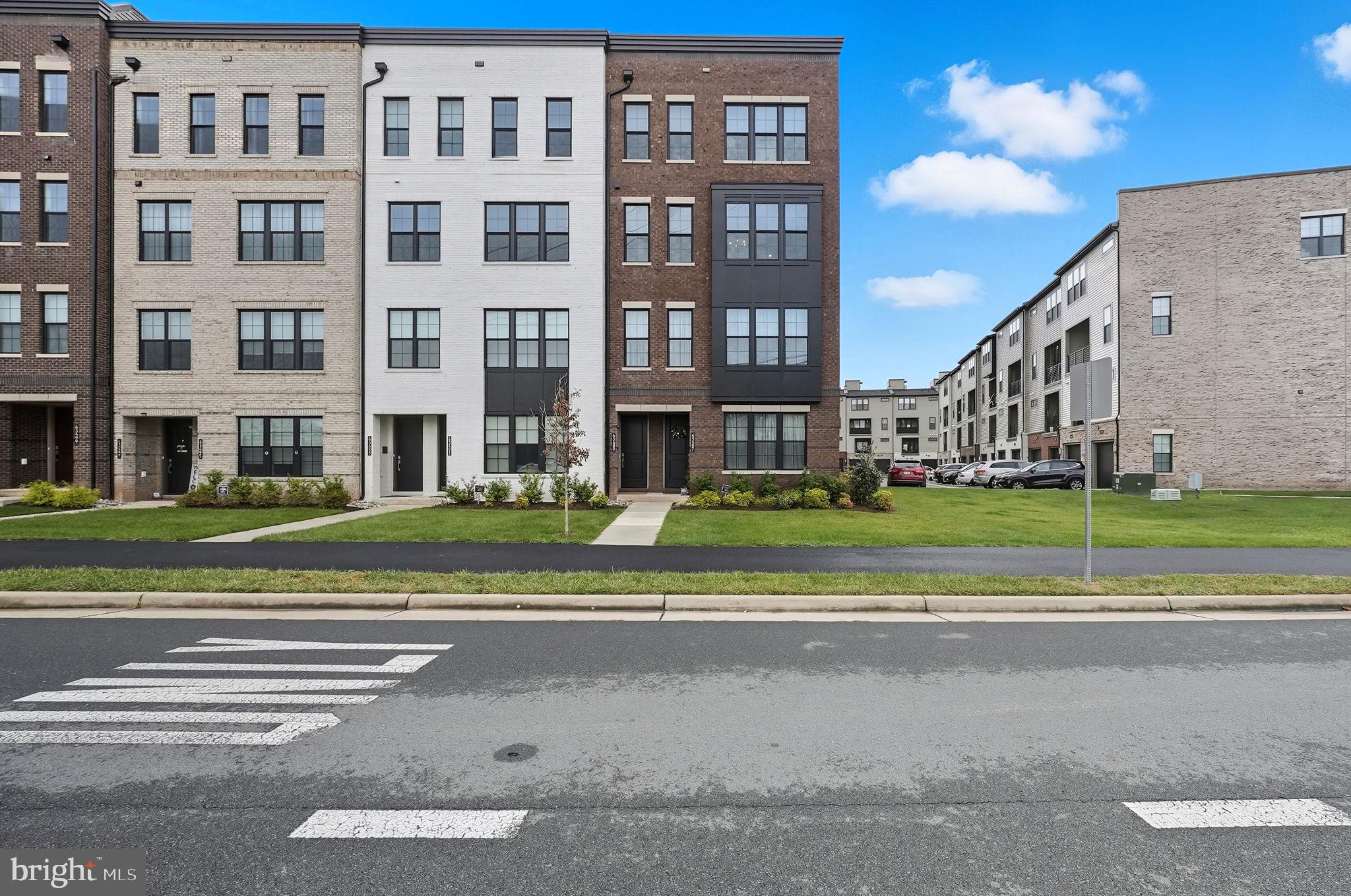 MOOREFIELD STATION - Residential Lease