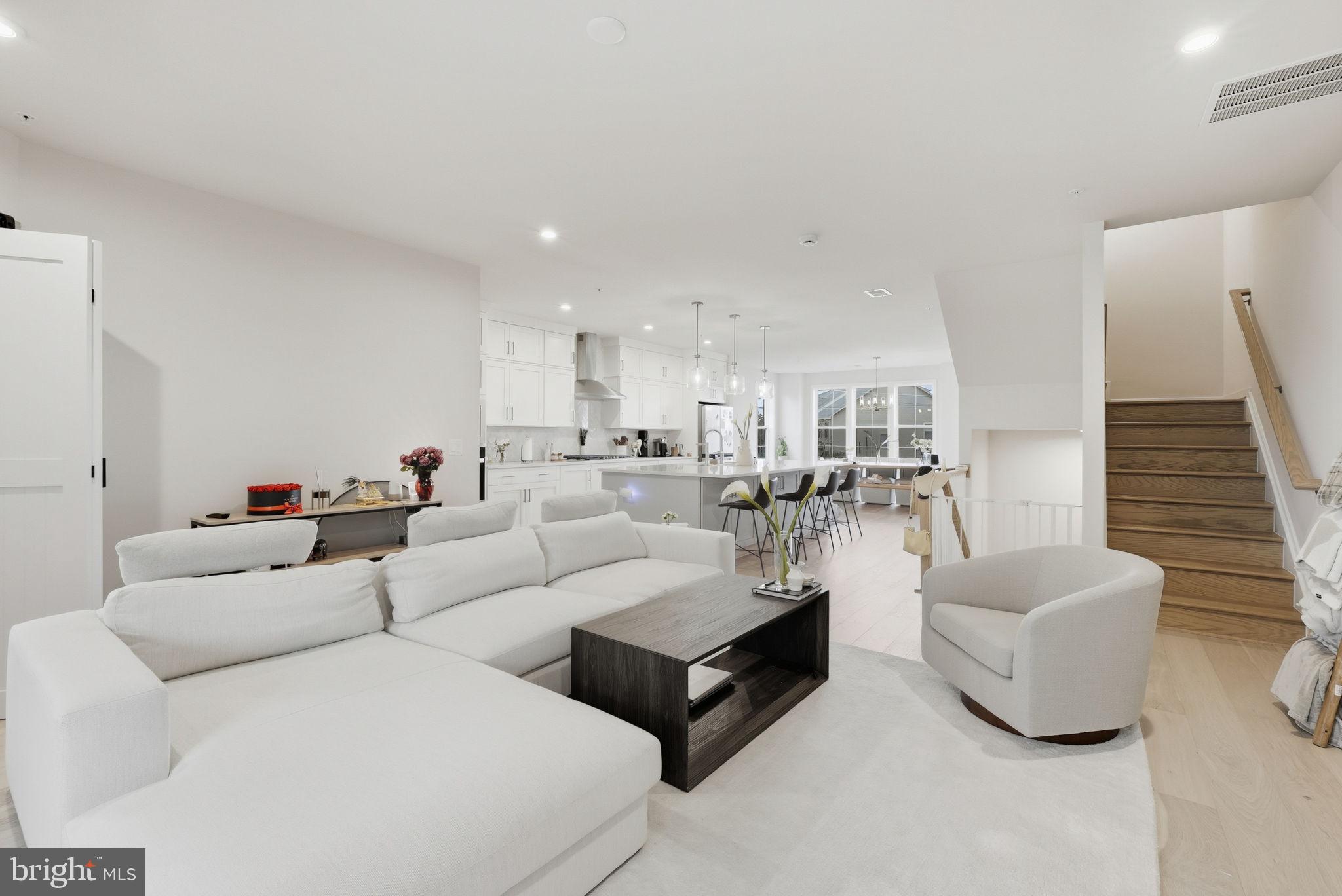 MOOREFIELD STATION - Residential Lease