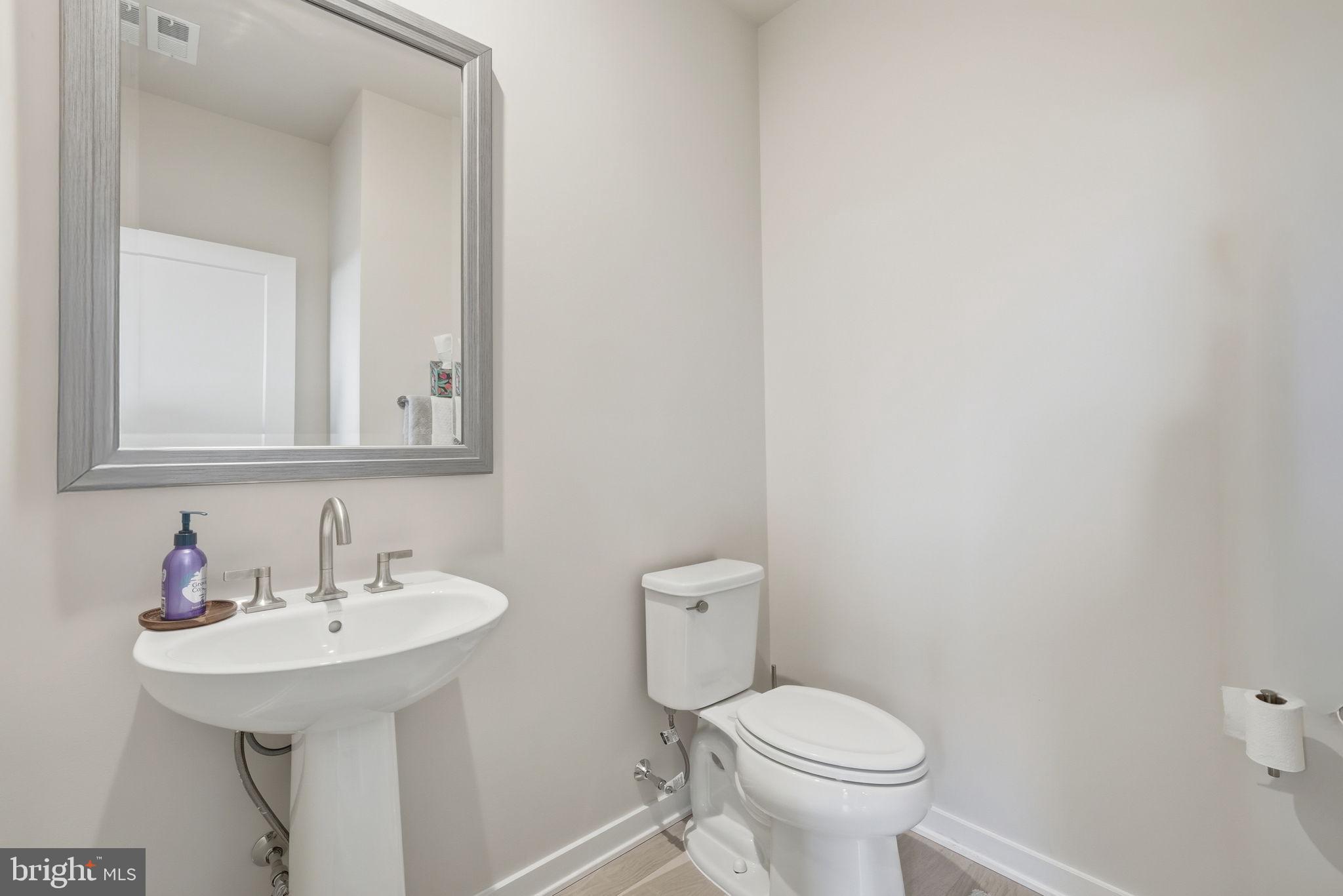 MOOREFIELD STATION - Residential Lease