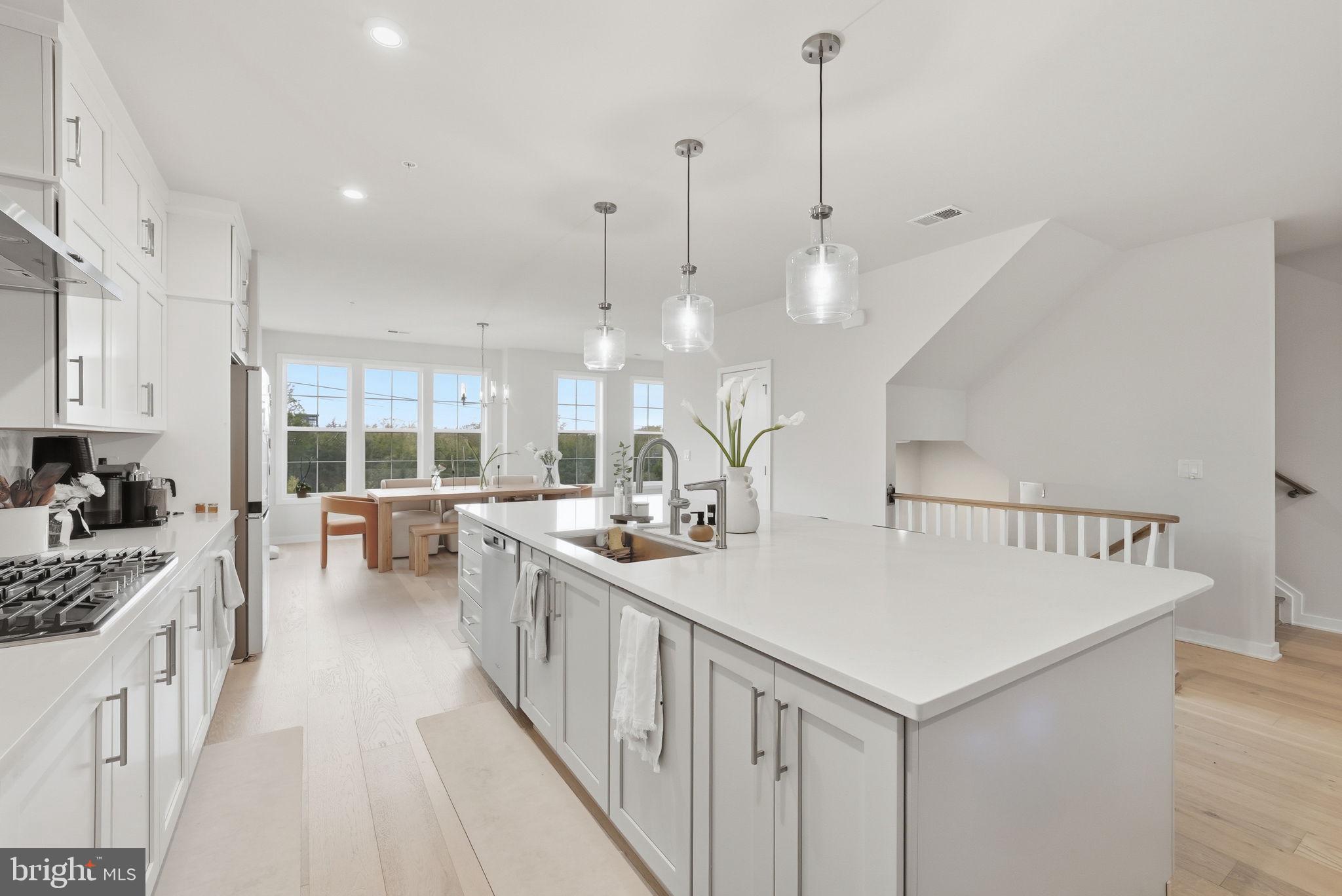 MOOREFIELD STATION - Residential Lease