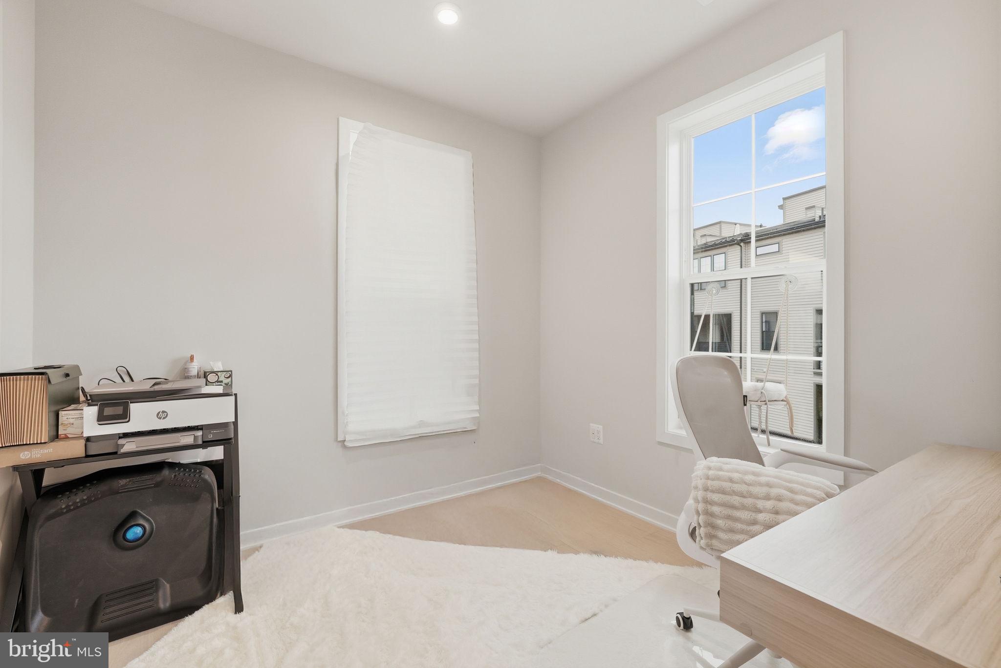 MOOREFIELD STATION - Residential Lease