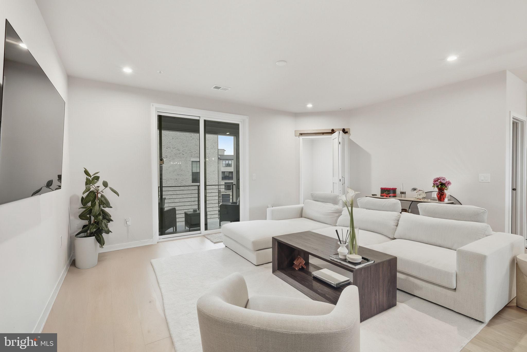 MOOREFIELD STATION - Residential Lease