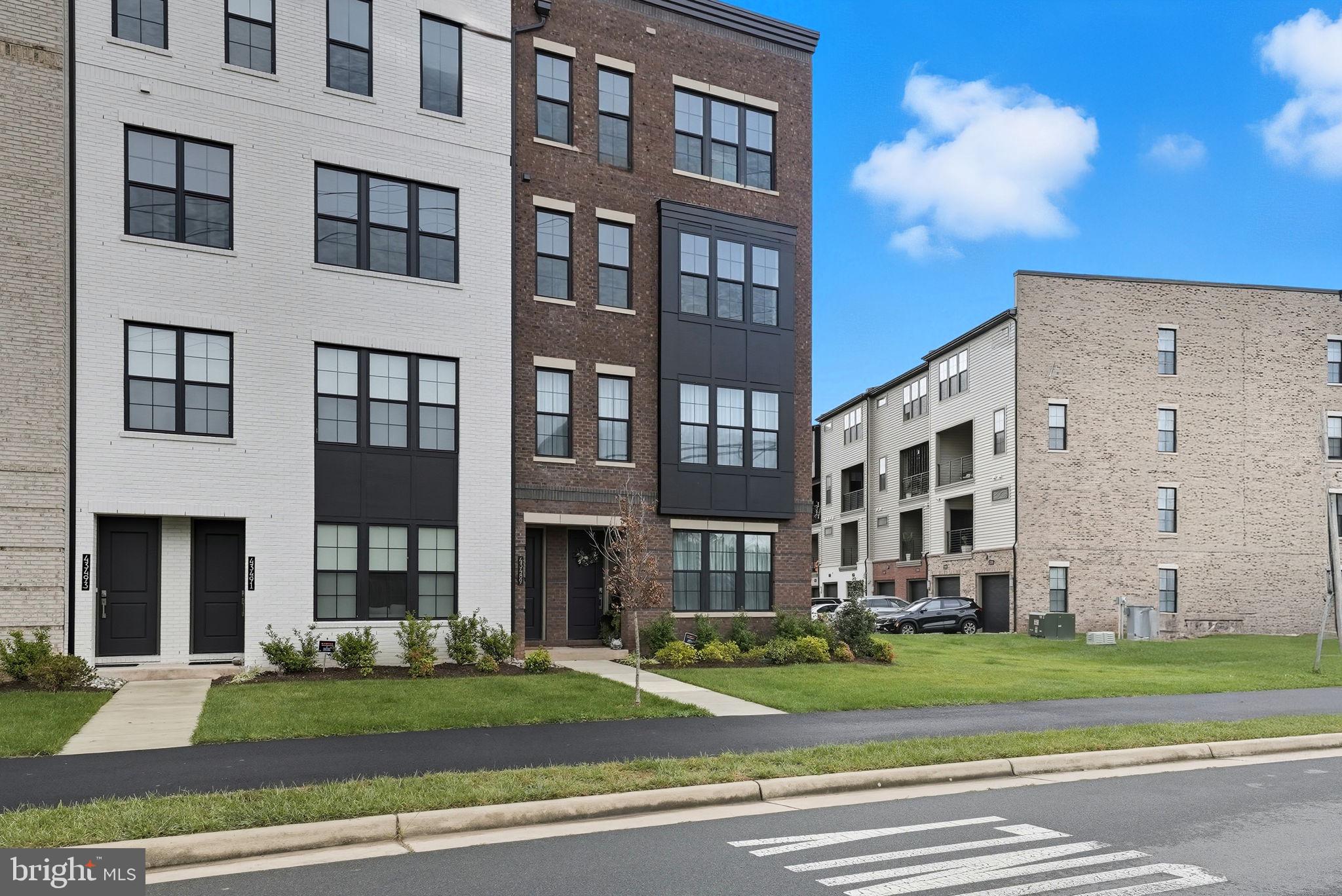 MOOREFIELD STATION - Residential Lease