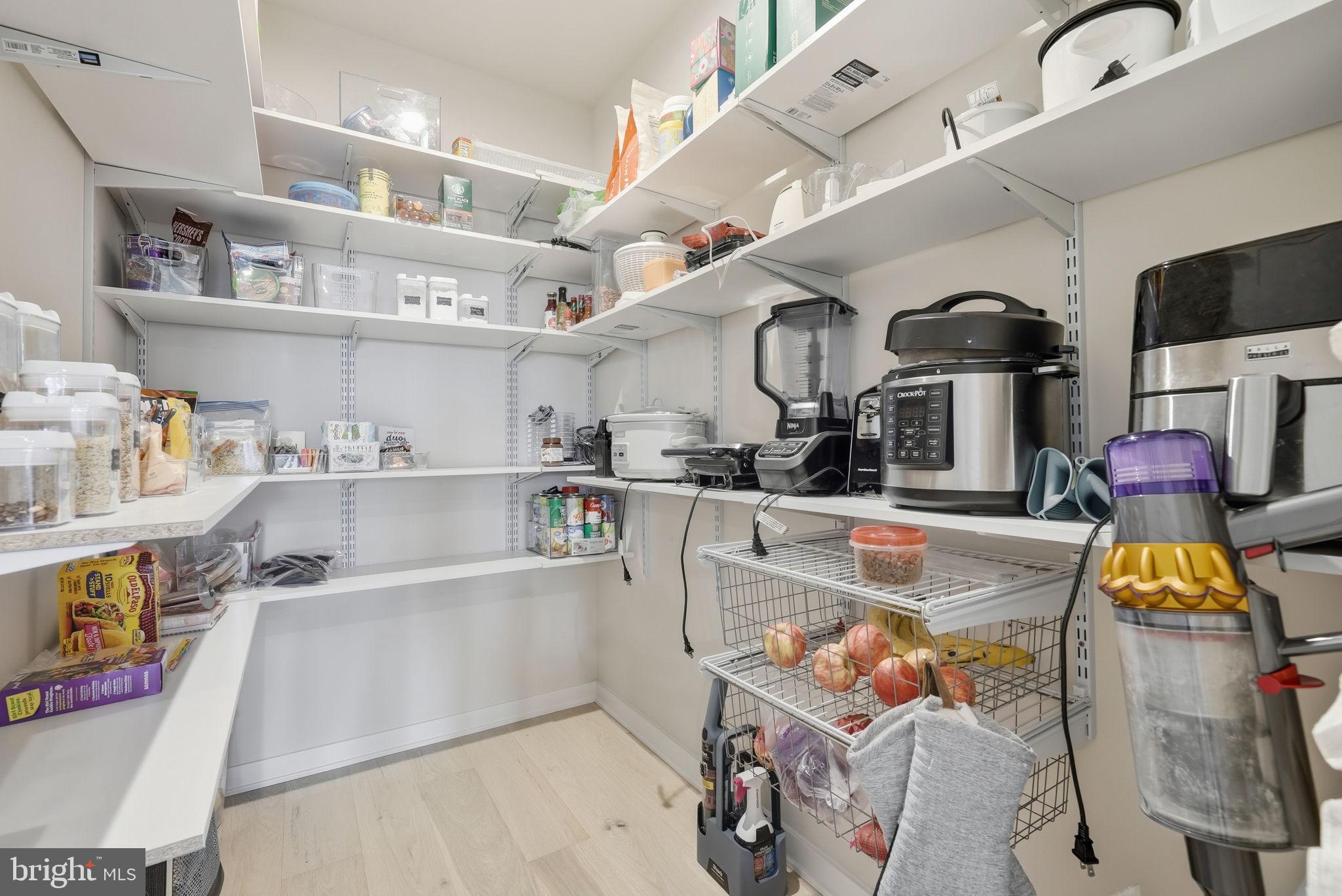 MOOREFIELD STATION - Residential Lease