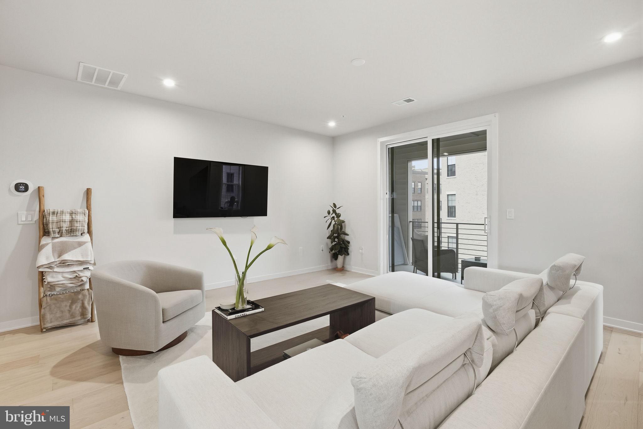 MOOREFIELD STATION - Residential Lease