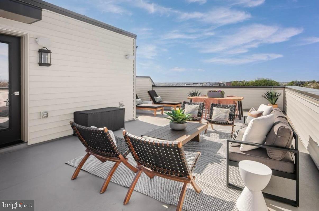 MOOREFIELD STATION - Residential Lease