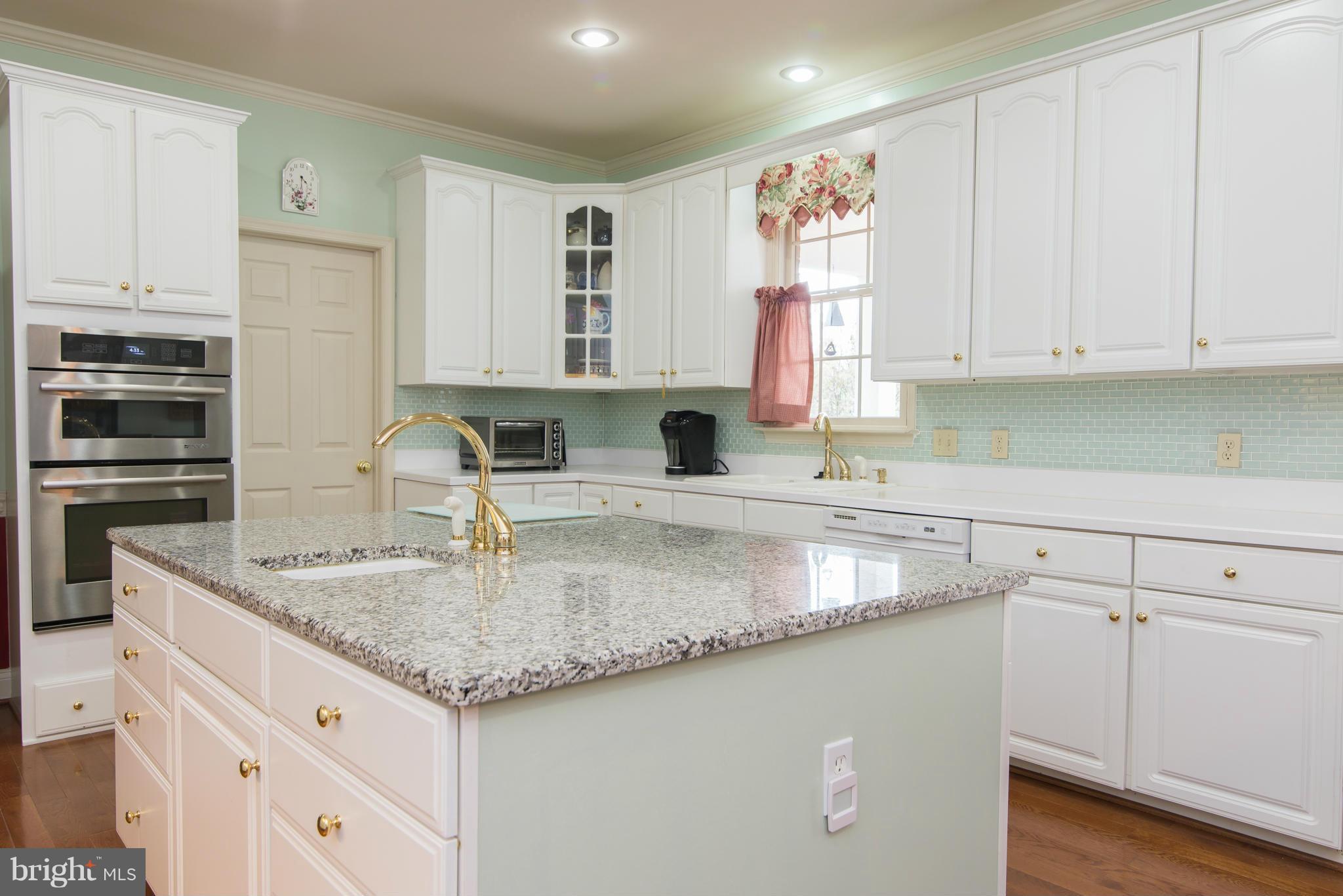 LOCUST HILL - Residential