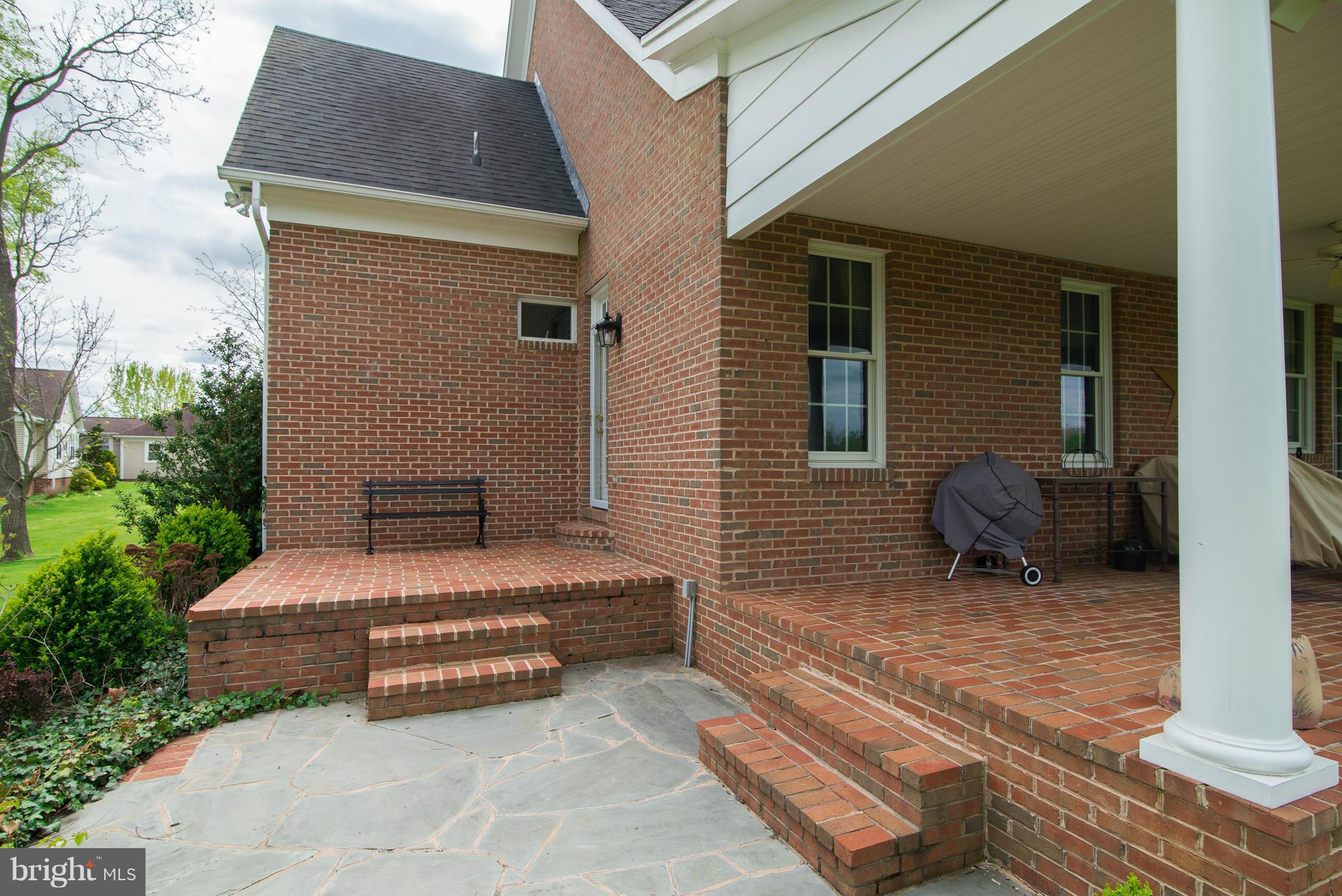 LOCUST HILL - Residential