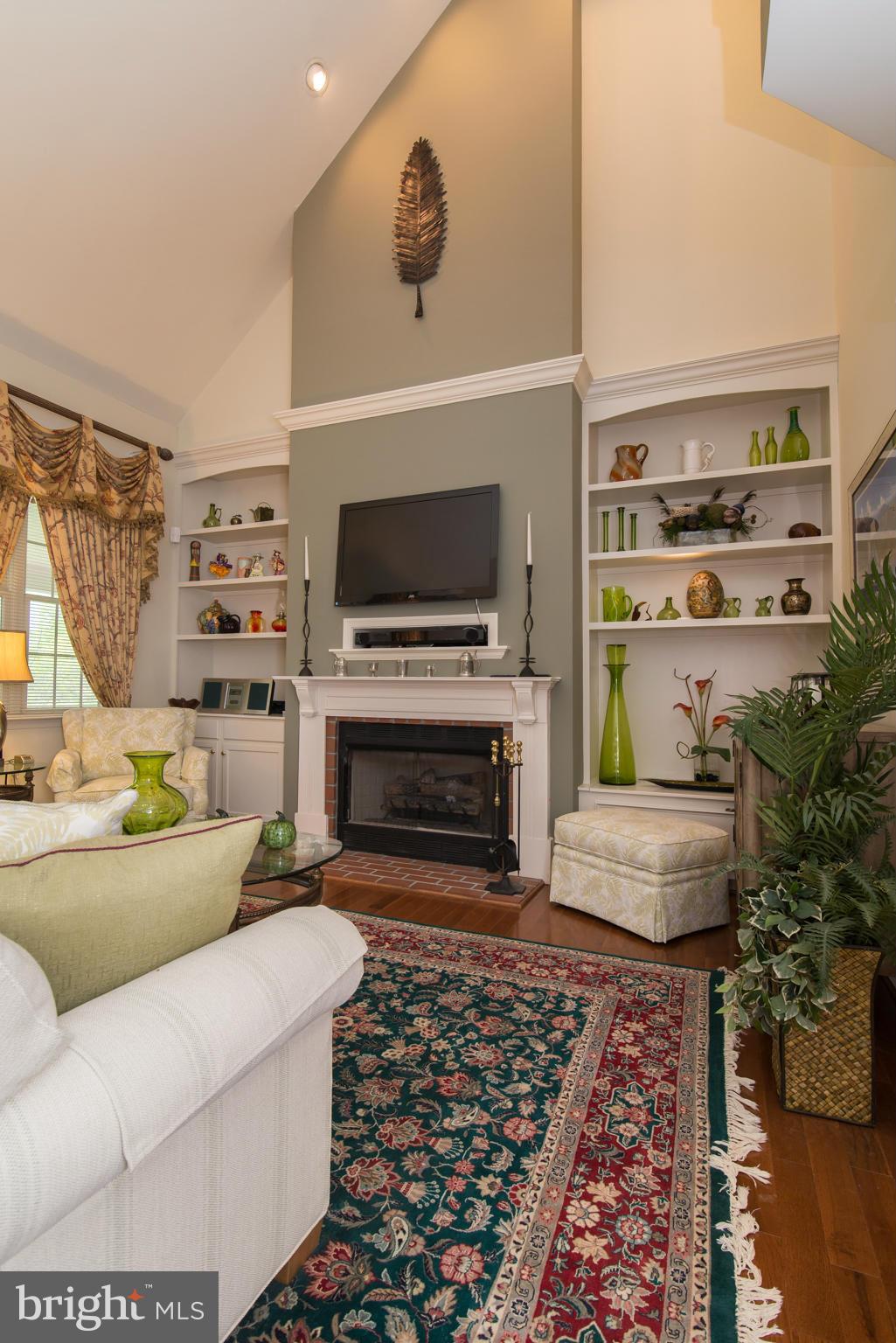 LOCUST HILL - Residential