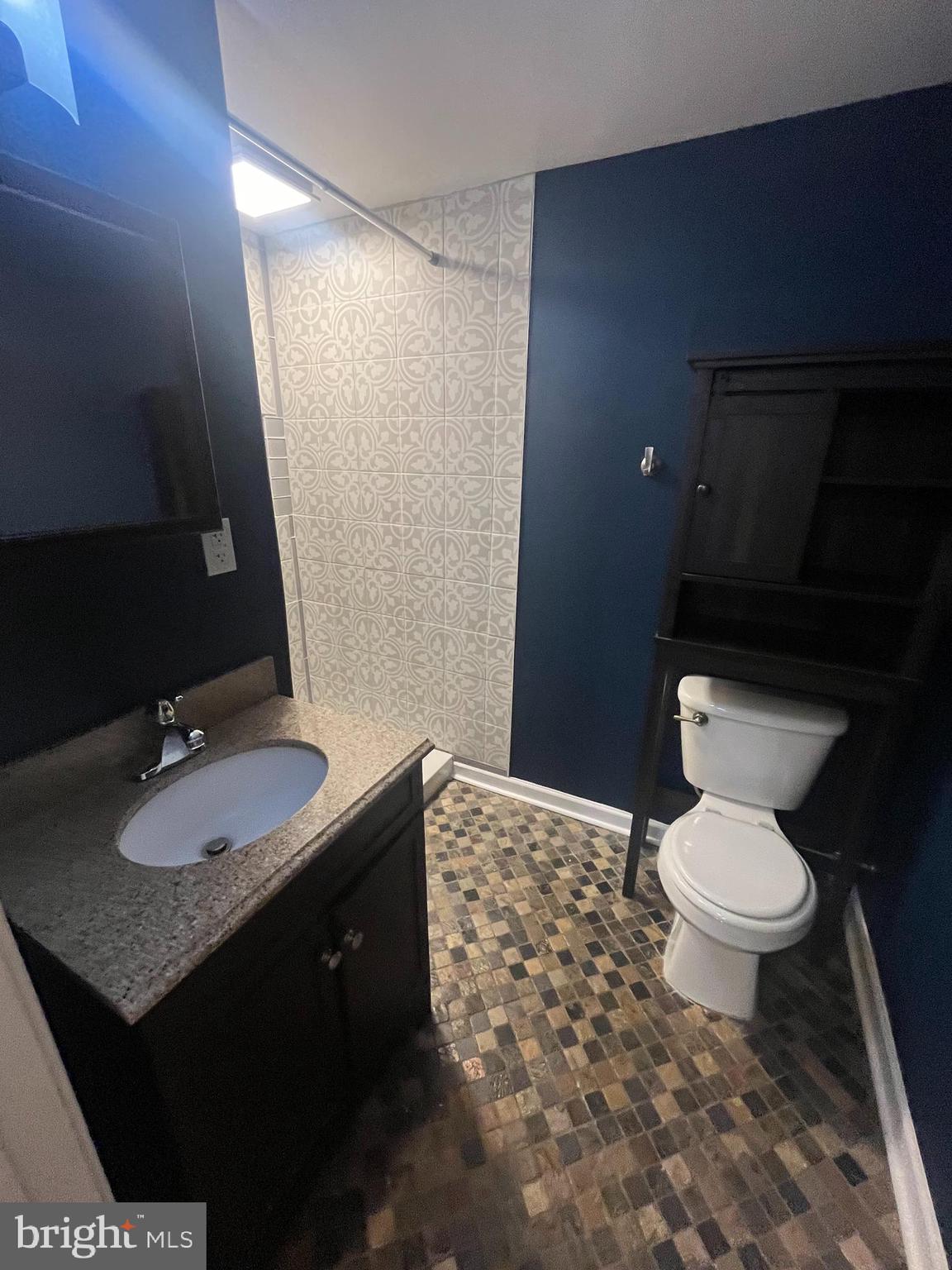 BLUE MOUNTAIN - Residential Lease